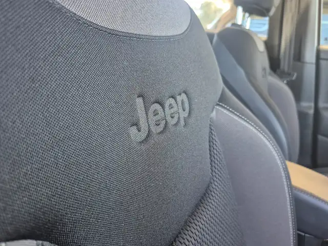 Jeep Renegade view 10