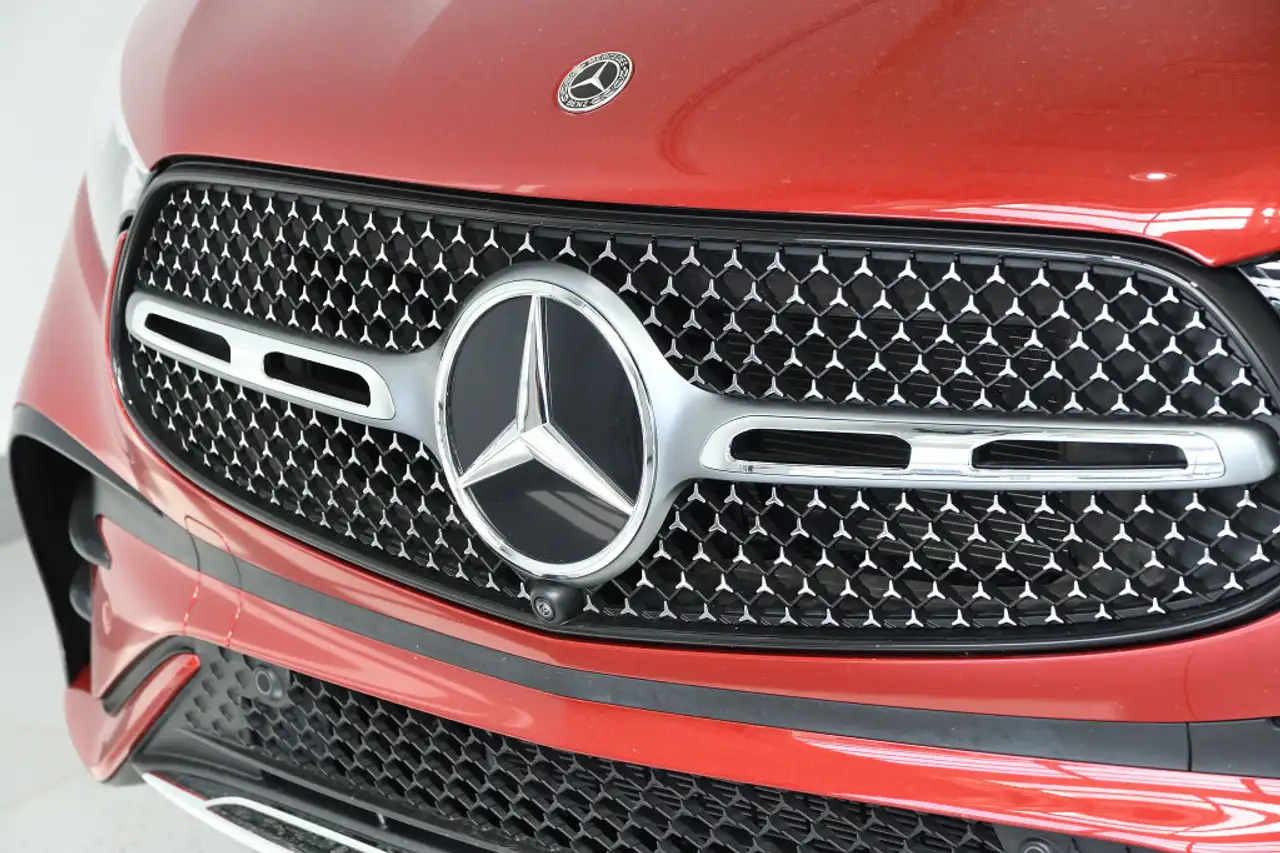 Mercedes-Benz GLC снимка Mercedes-Benz GLC