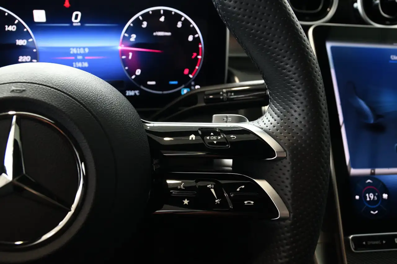 Mercedes-Benz GLC снимка Mercedes-Benz GLC