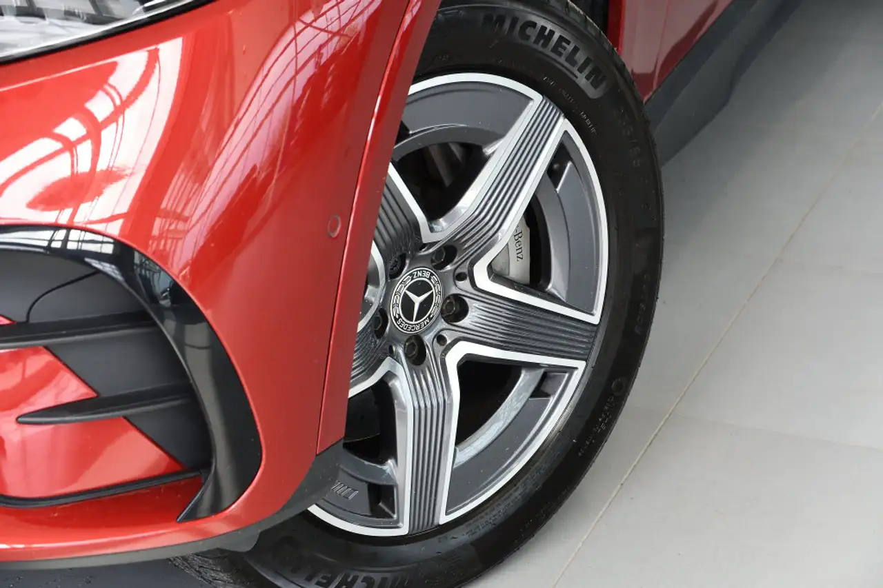 Mercedes-Benz GLC снимка Mercedes-Benz GLC