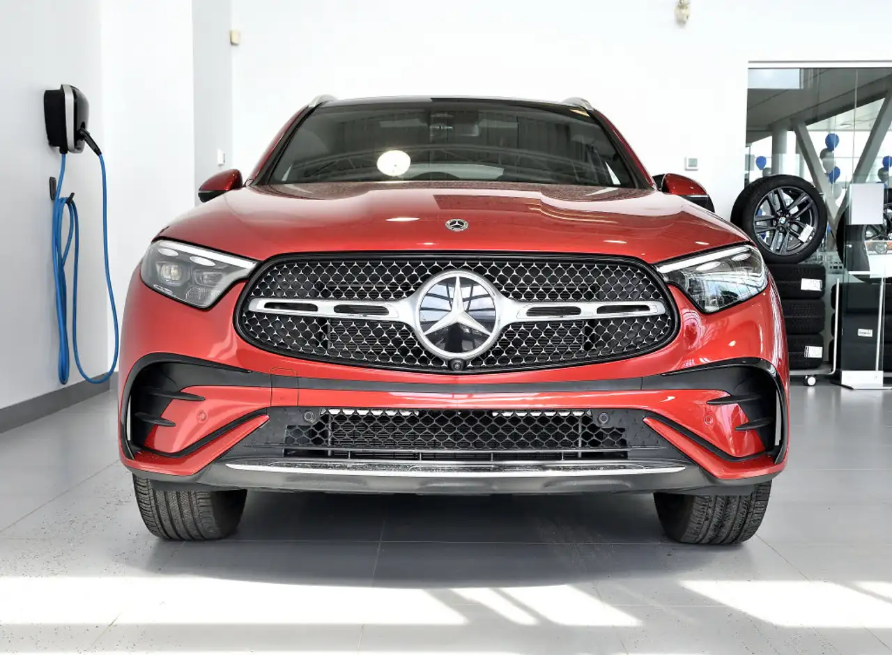 Mercedes-Benz GLC снимка Mercedes-Benz GLC