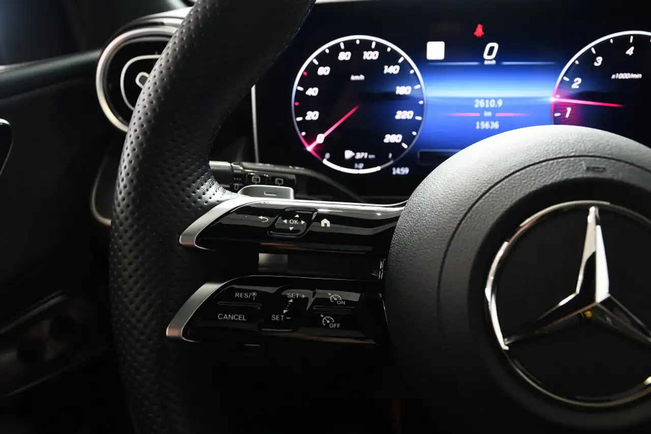 Mercedes-Benz GLC снимка Mercedes-Benz GLC