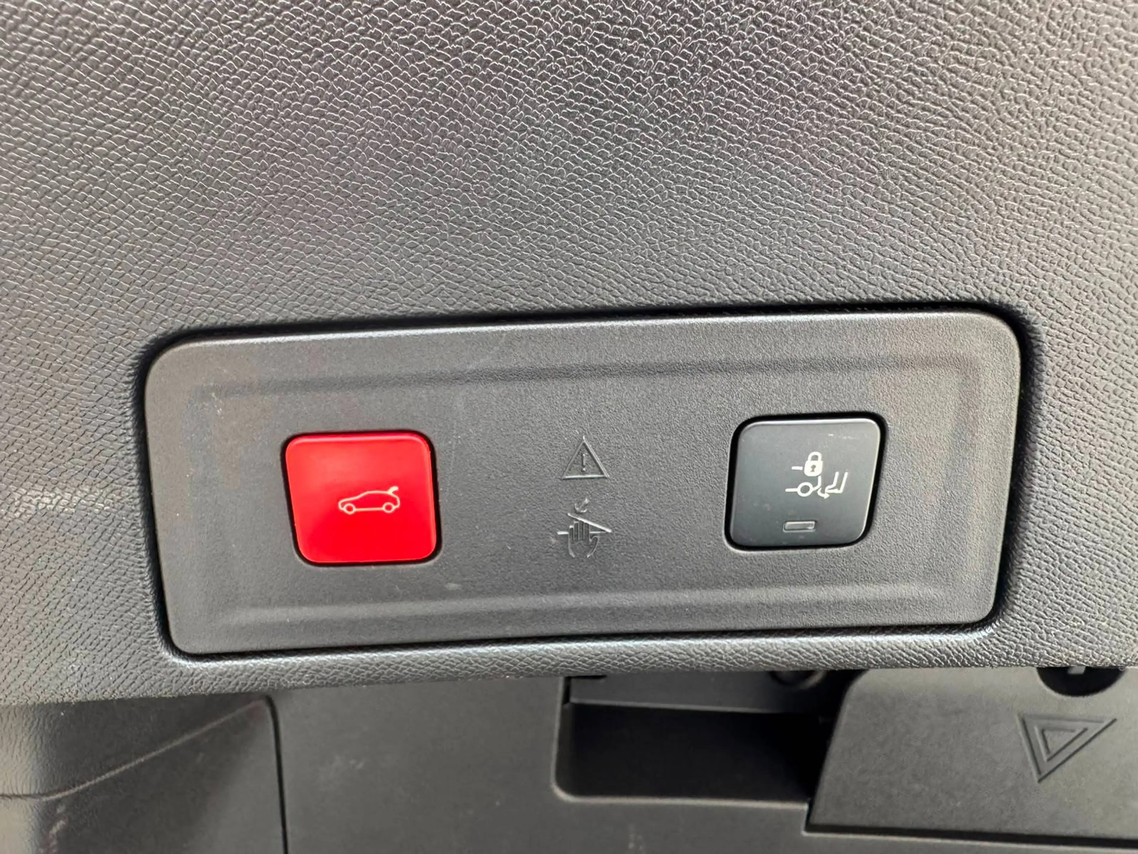Peugeot 508 508 1.6 PHEV GT Toit Ouvrant/Cuir Rouge/Focal/Caméra — photo 11