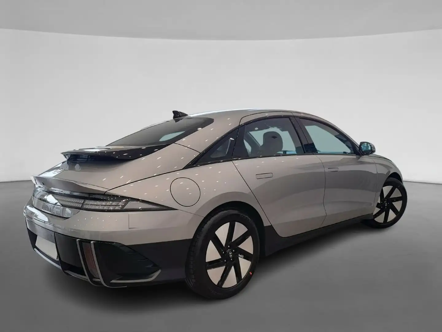 Hyundai IONIQ 6 168 kW (228 CV) 2WD HiTech Plateado - 2