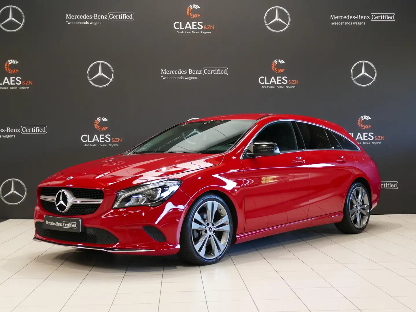 Mercedes-Benz CLA 200 200d Shooting Brake Ambition DOS 7790 Rojo - 1