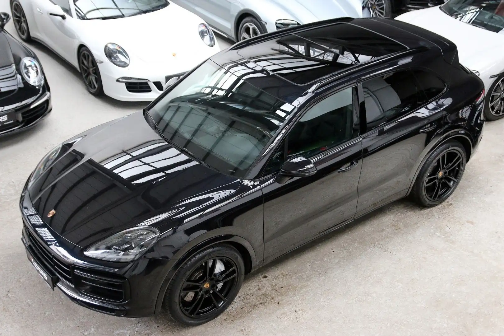 Porsche Cayenne Turbo SportChrono Panorama LED SoftClose Schwarz - 1