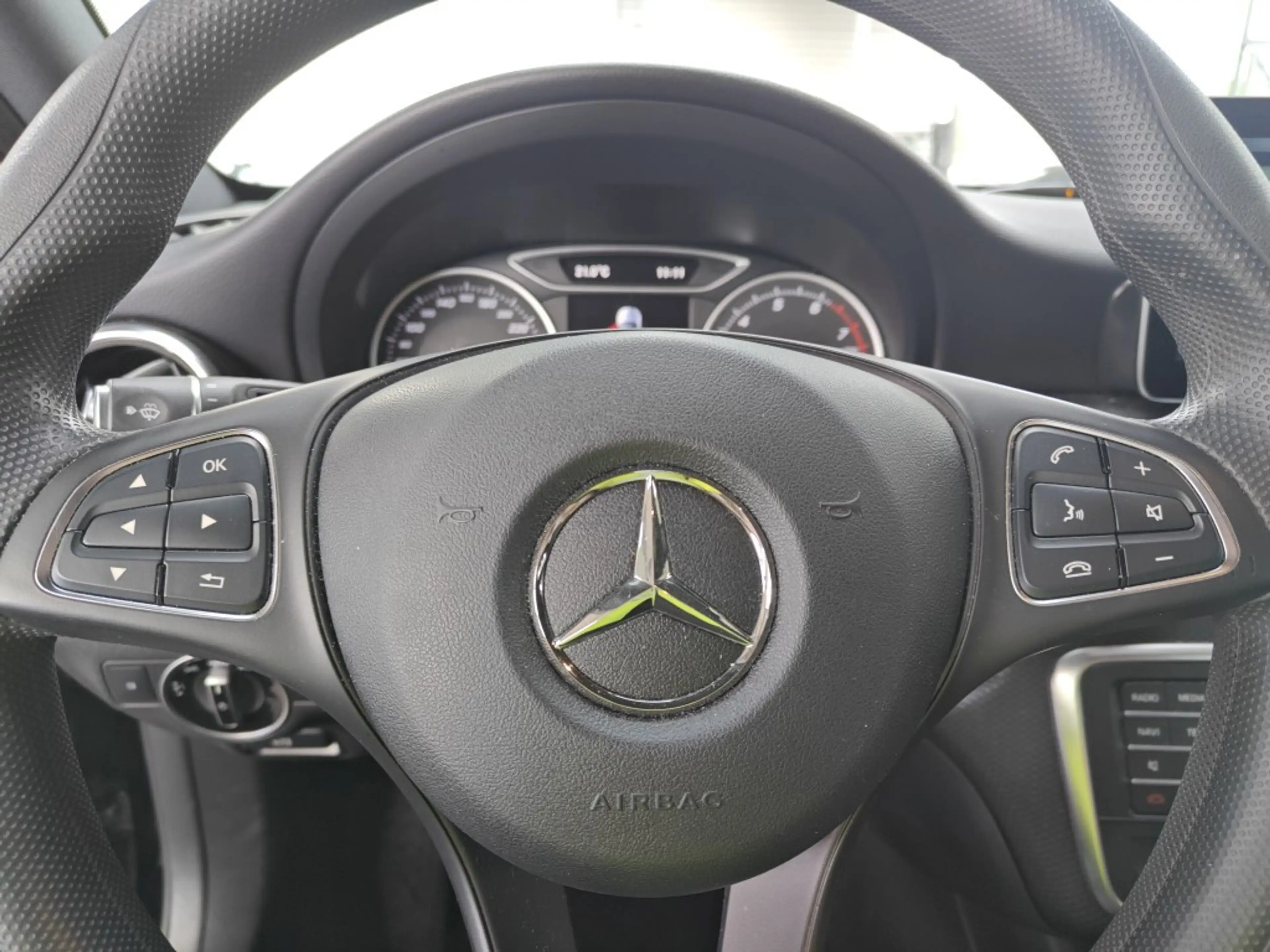 Mercedes-Benz A 180 Prestige / auto goed werkt en rijdt / Rechter voor — photo 8