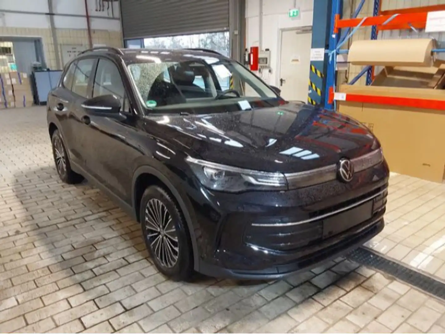 Volkswagen Tiguan Life 1.5 eTSI DSG LED NAV AHK IDA 18" DAB Schwarz - 2