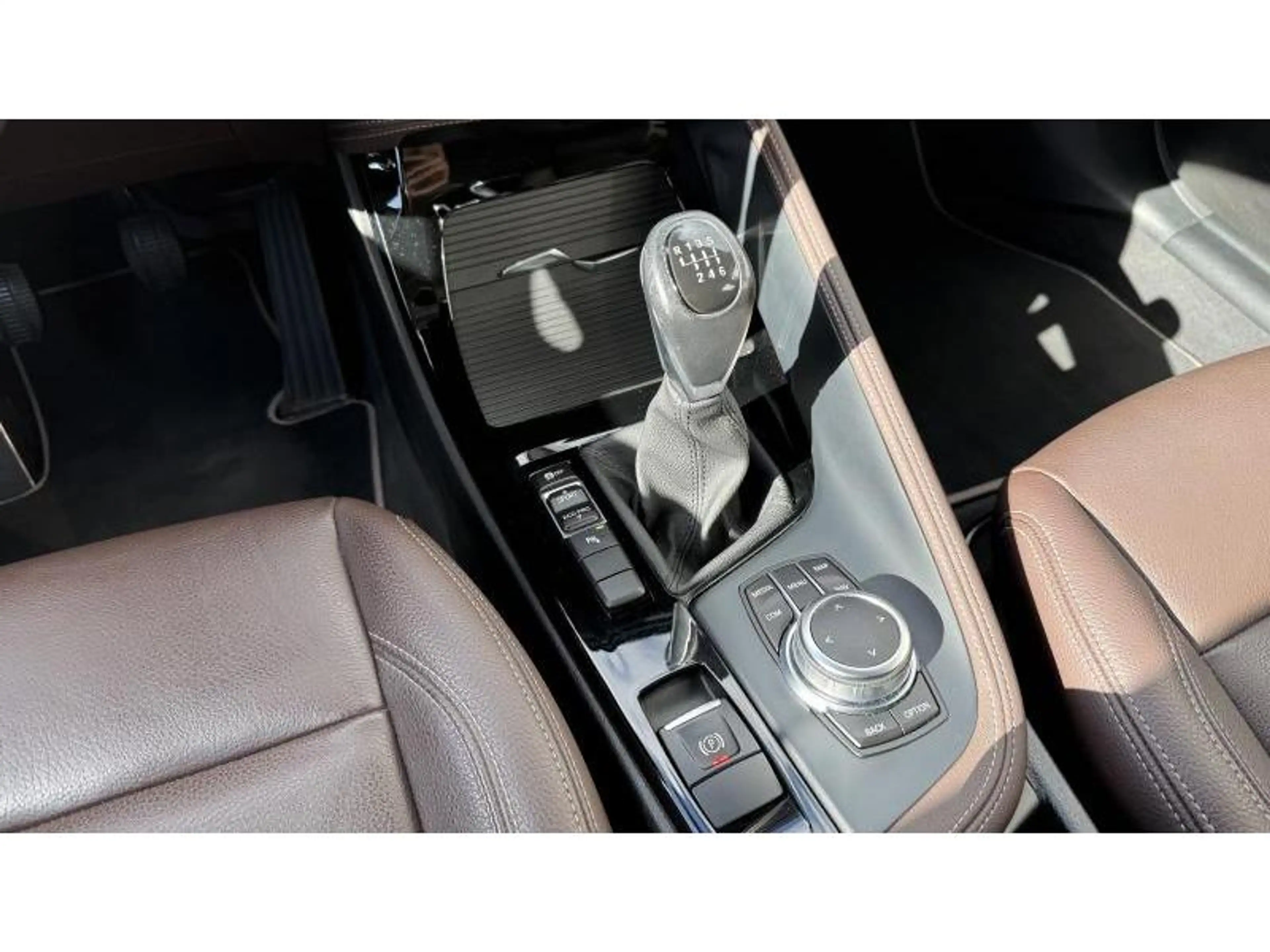 BMW X2 sDrive 18d Feux LED Navigation Coffre Automatique — photo 12
