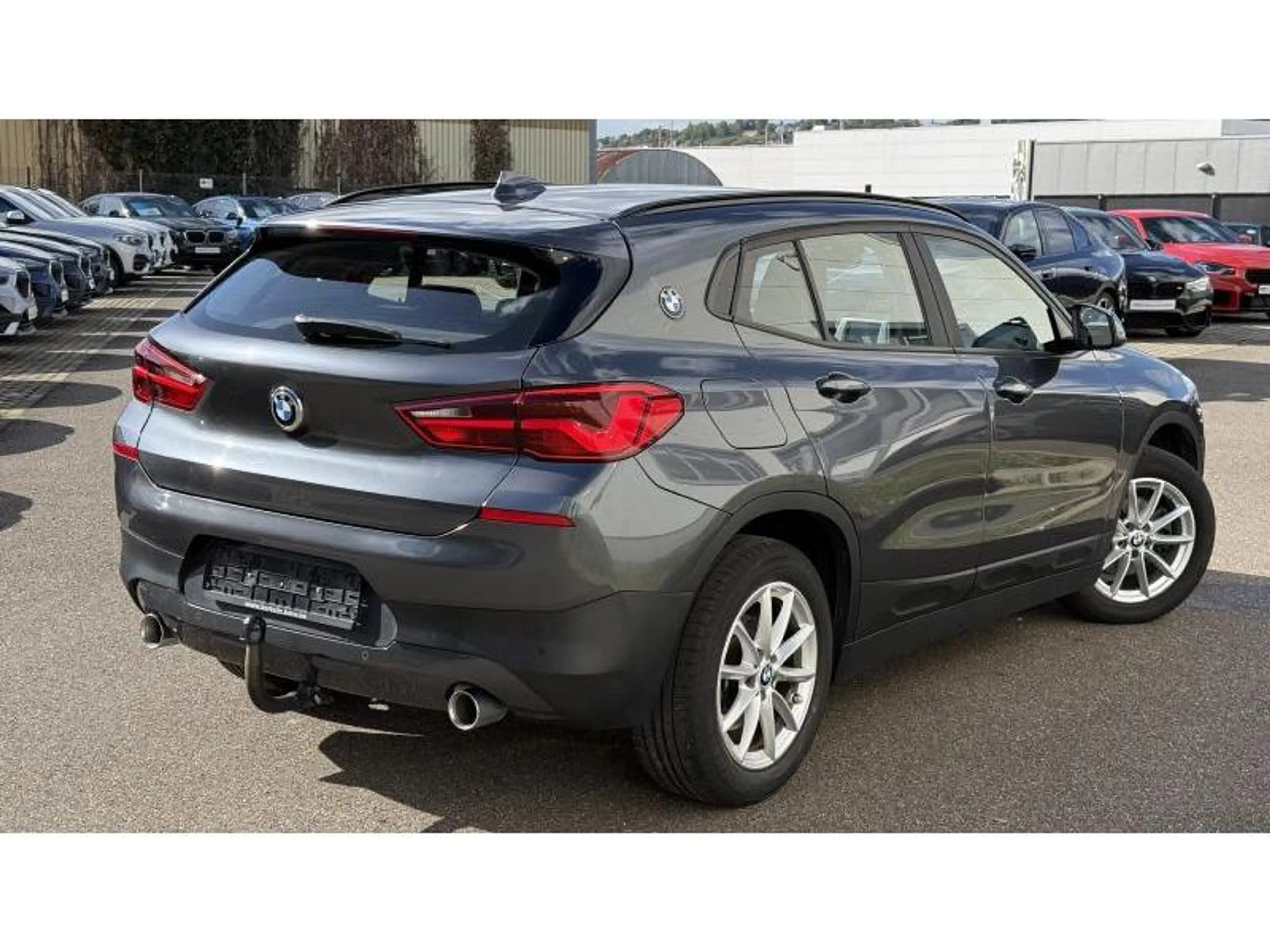 BMW X2 sDrive 18d Feux LED Navigation Coffre Automatique — photo 5