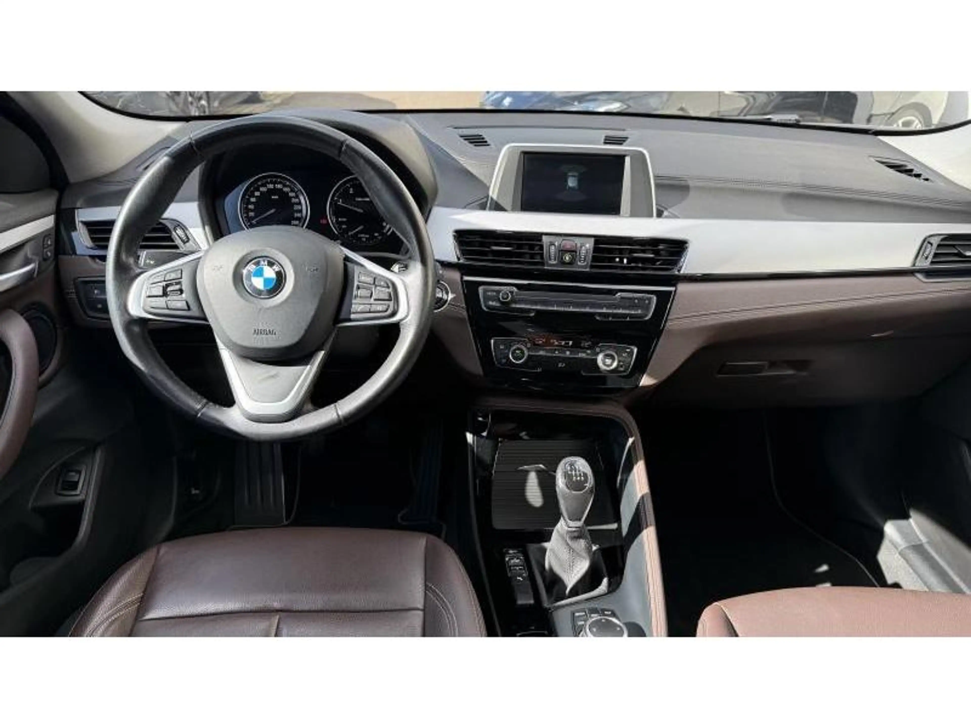 BMW X2 sDrive 18d Feux LED Navigation Coffre Automatique — photo 7