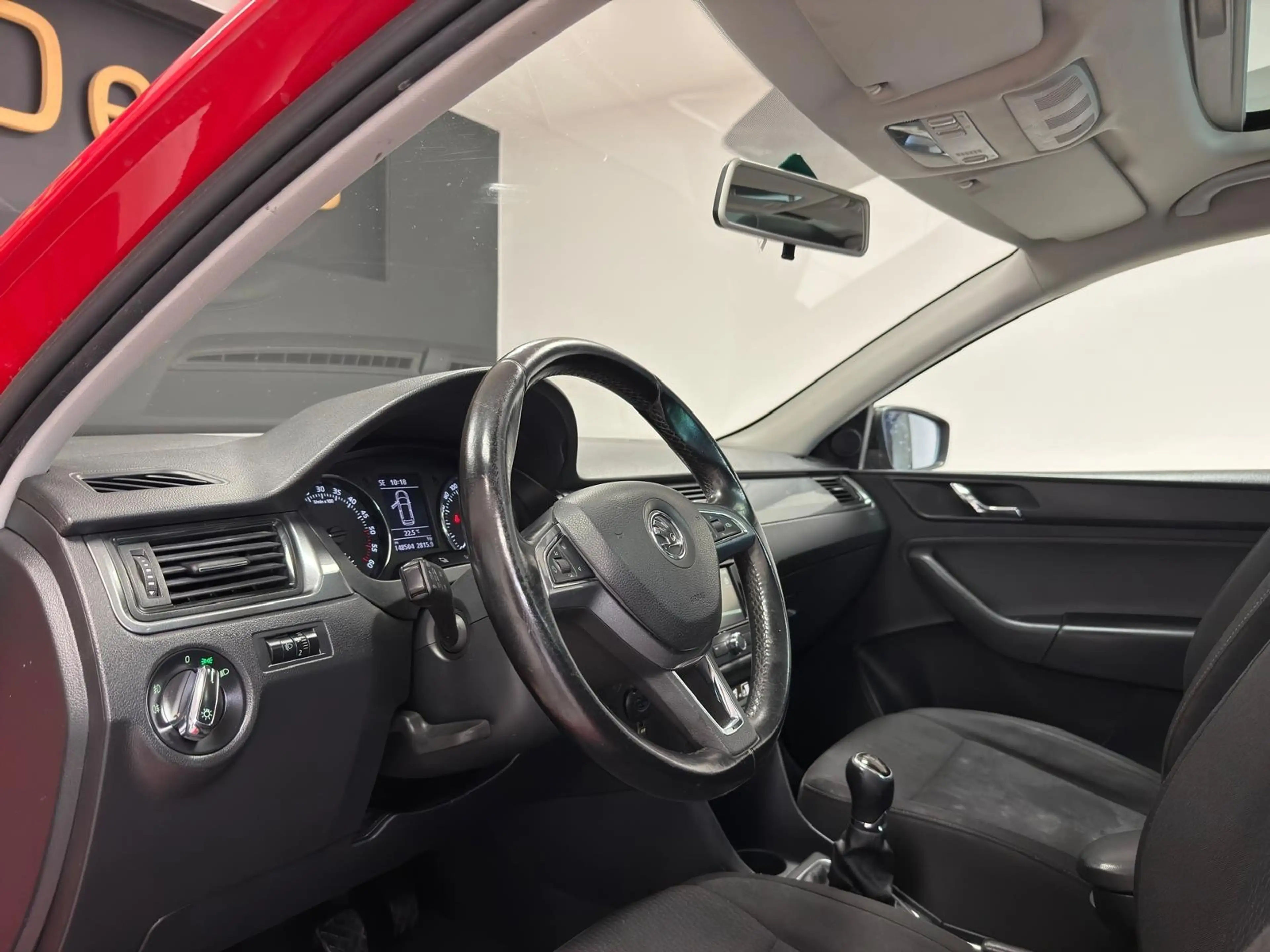 Skoda Rapid/Spaceback Rapid 1.6 CR TDI Spaceback Ambition**TOIT-PANO*GPS*CLIM-AUTO*GARANTIE* — photo 12
