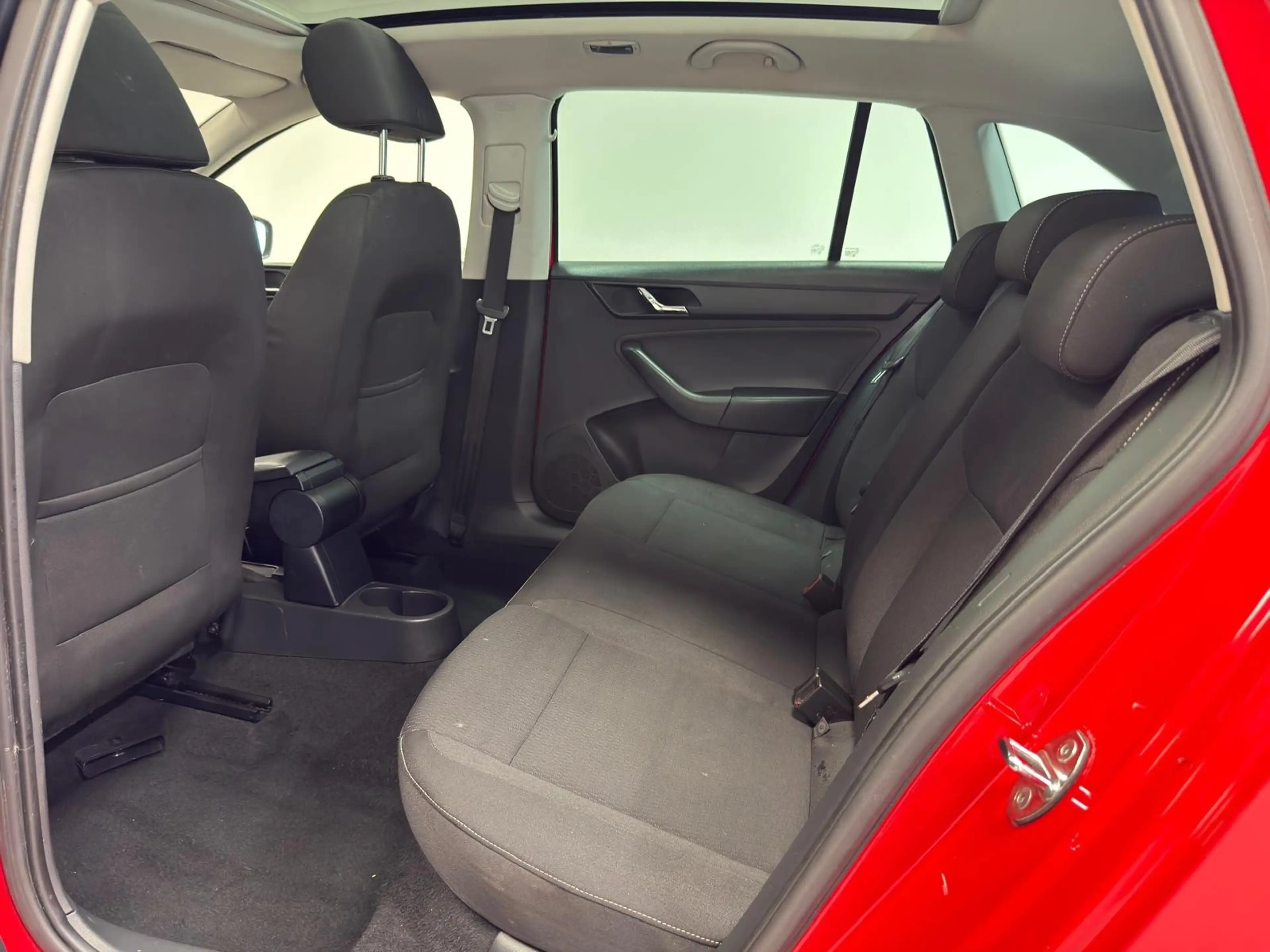 Skoda Rapid/Spaceback Rapid 1.6 CR TDI Spaceback Ambition**TOIT-PANO*GPS*CLIM-AUTO*GARANTIE* — photo 13