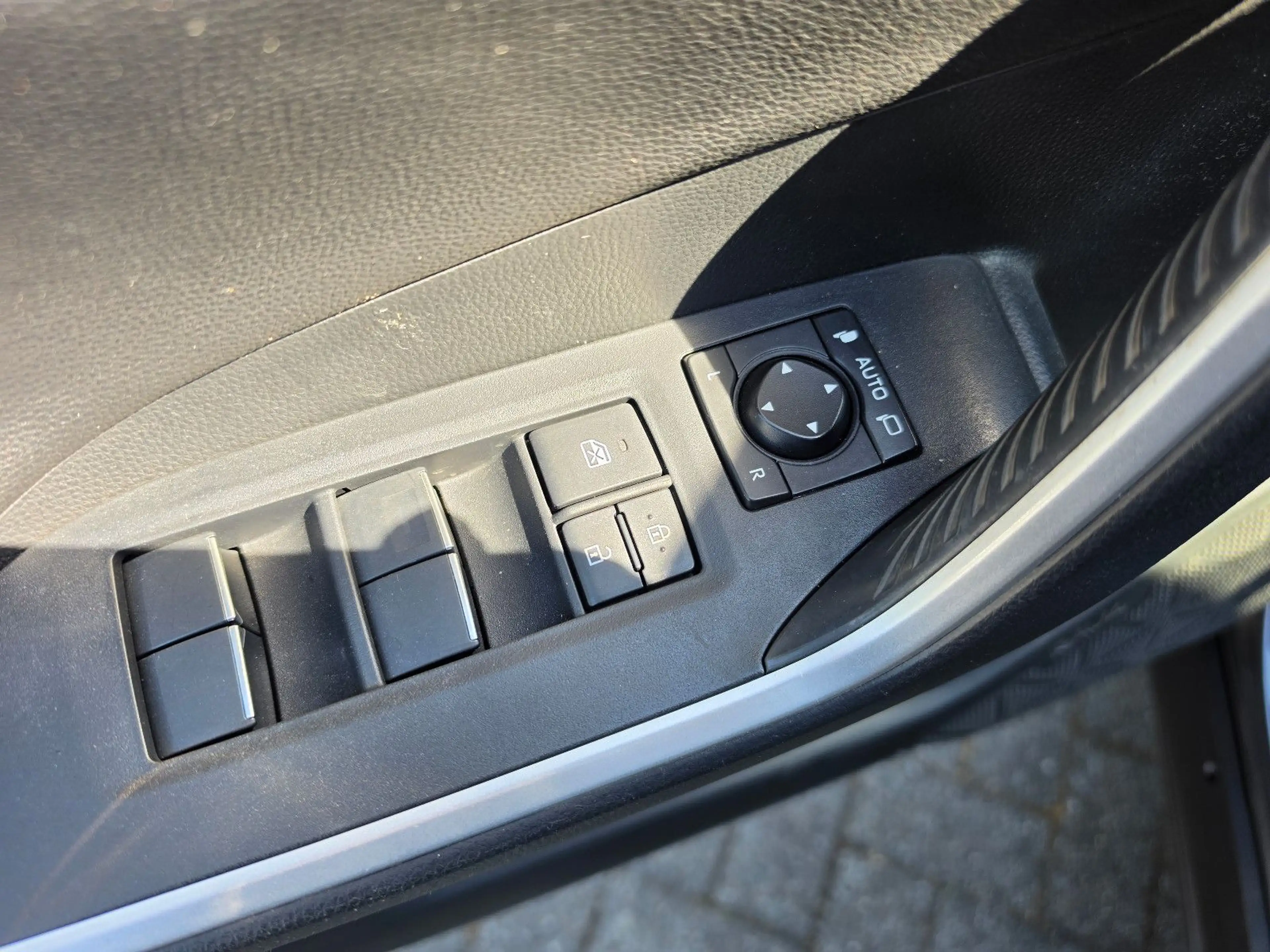 Toyota RAV 4 RAV4 4x2 AHK NAV KAM SHZ — photo 12
