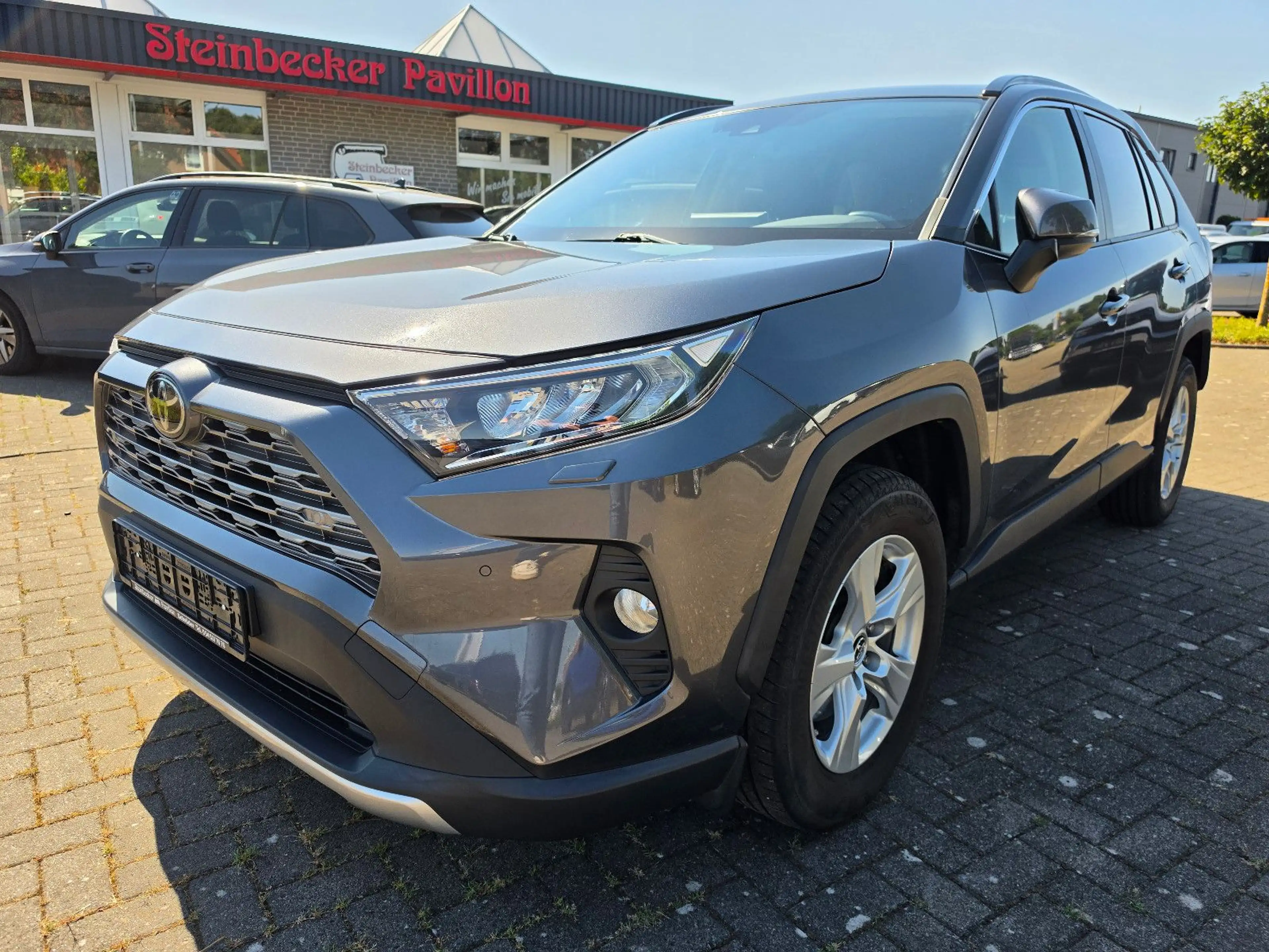 Toyota RAV 4 RAV4 4x2 AHK NAV KAM SHZ