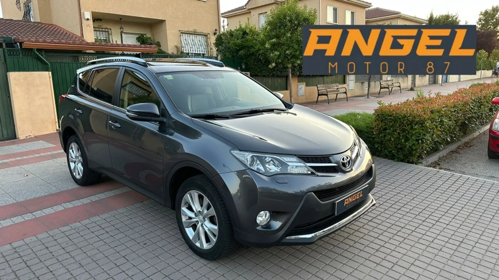 Toyota RAV 4 150D Executive AWD Gris - 2