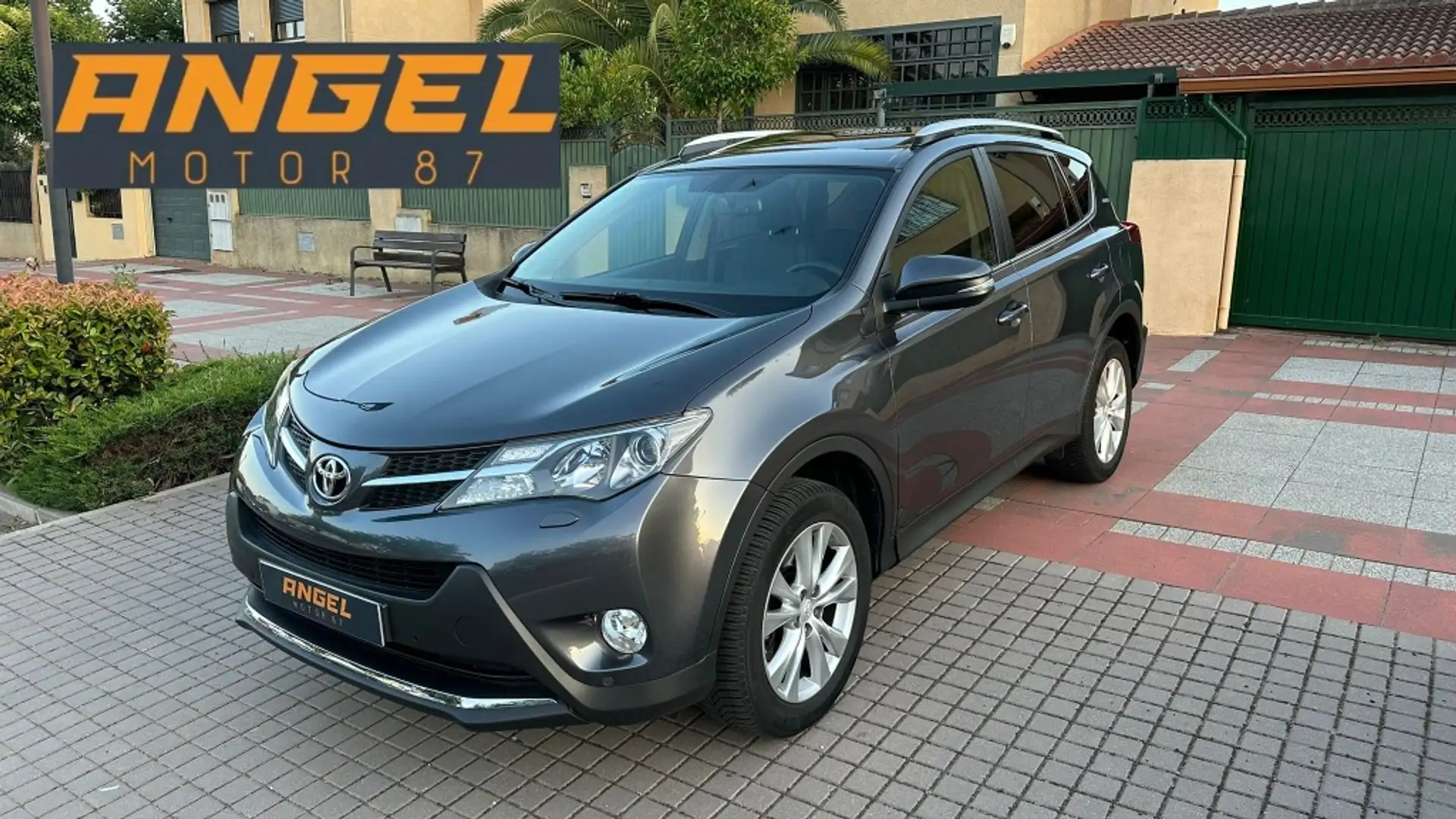 Toyota RAV 4 150D Executive AWD Gris - 1