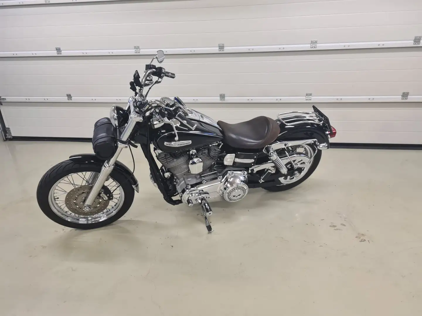 Harley-Davidson Dyna Super Glide FXDC Czarny - 2