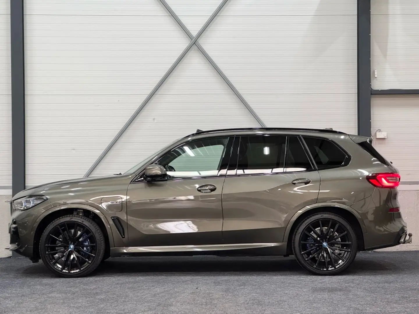 BMW X5 xDrive45e M-Sport 394 Pk Pano HUD Trekhaak Stoelko Groen - 2