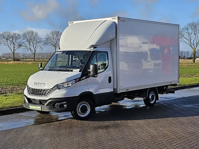 Iveco Daily 35S14V 2.3 352 gesloten laadbak, laadklep, zijdeur