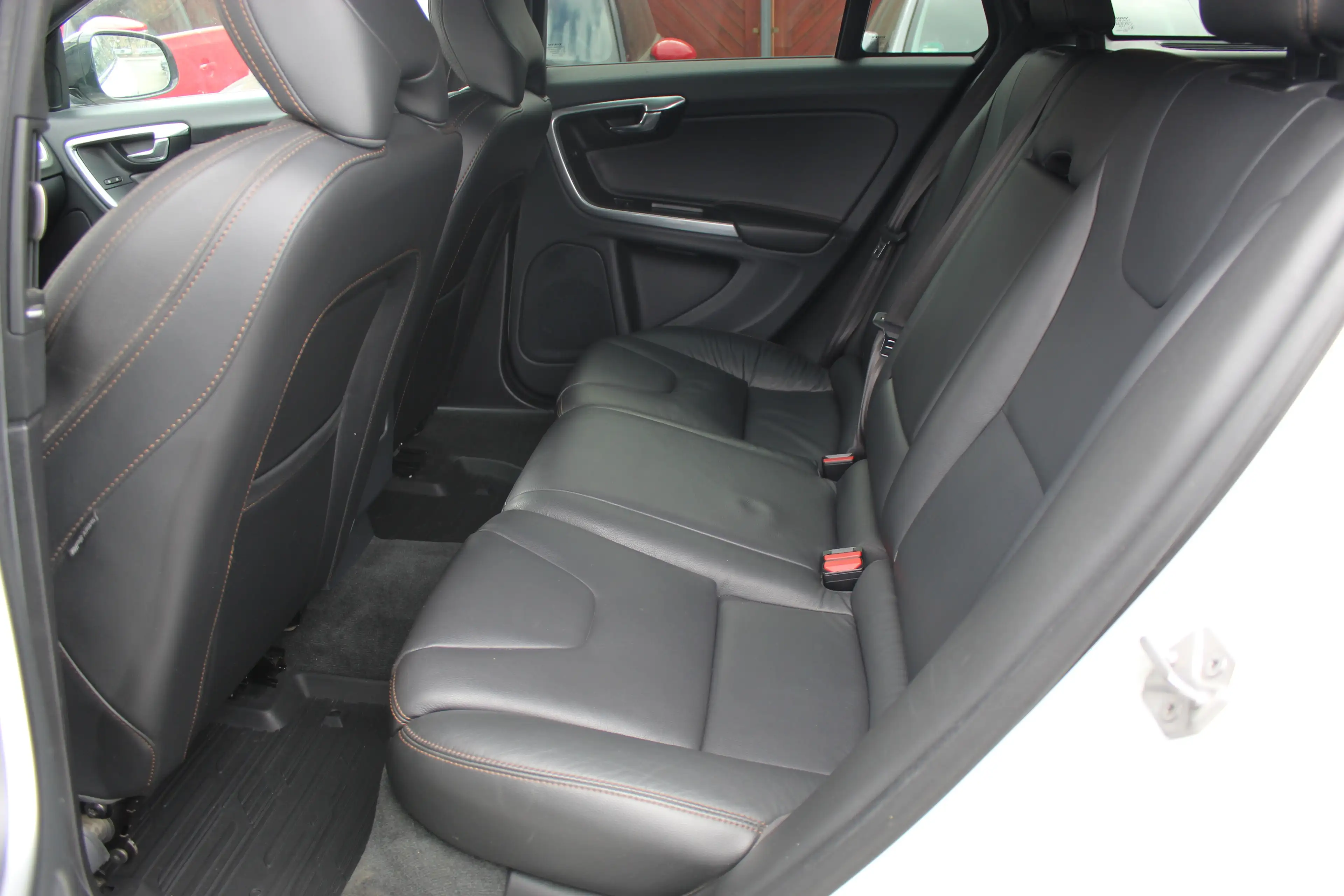 Volvo V60 Cross Country Summum — photo 9