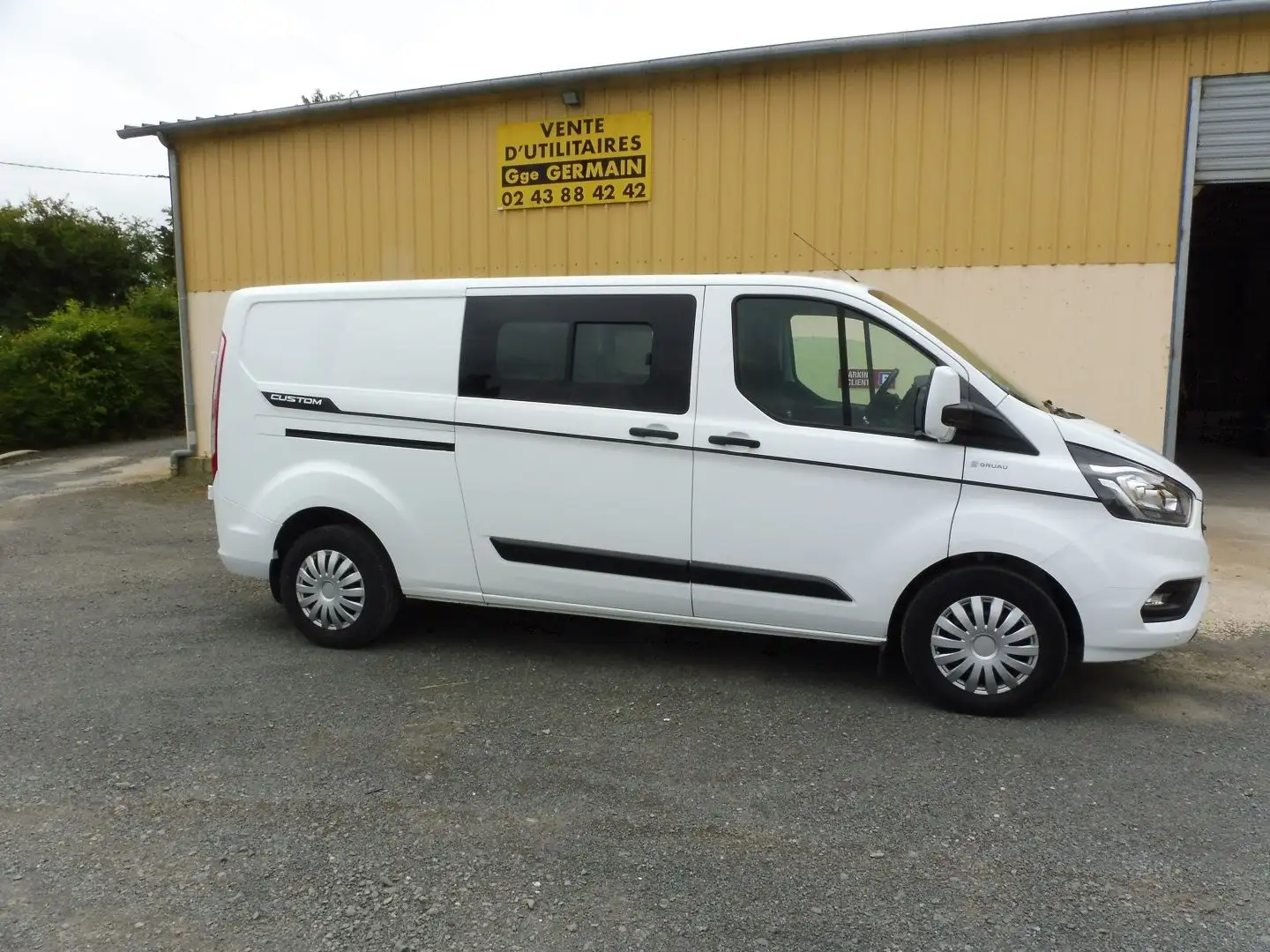Ford Transit Custom 290 L2H1 2.0 TDCI 130 LIMITED Wit - 2