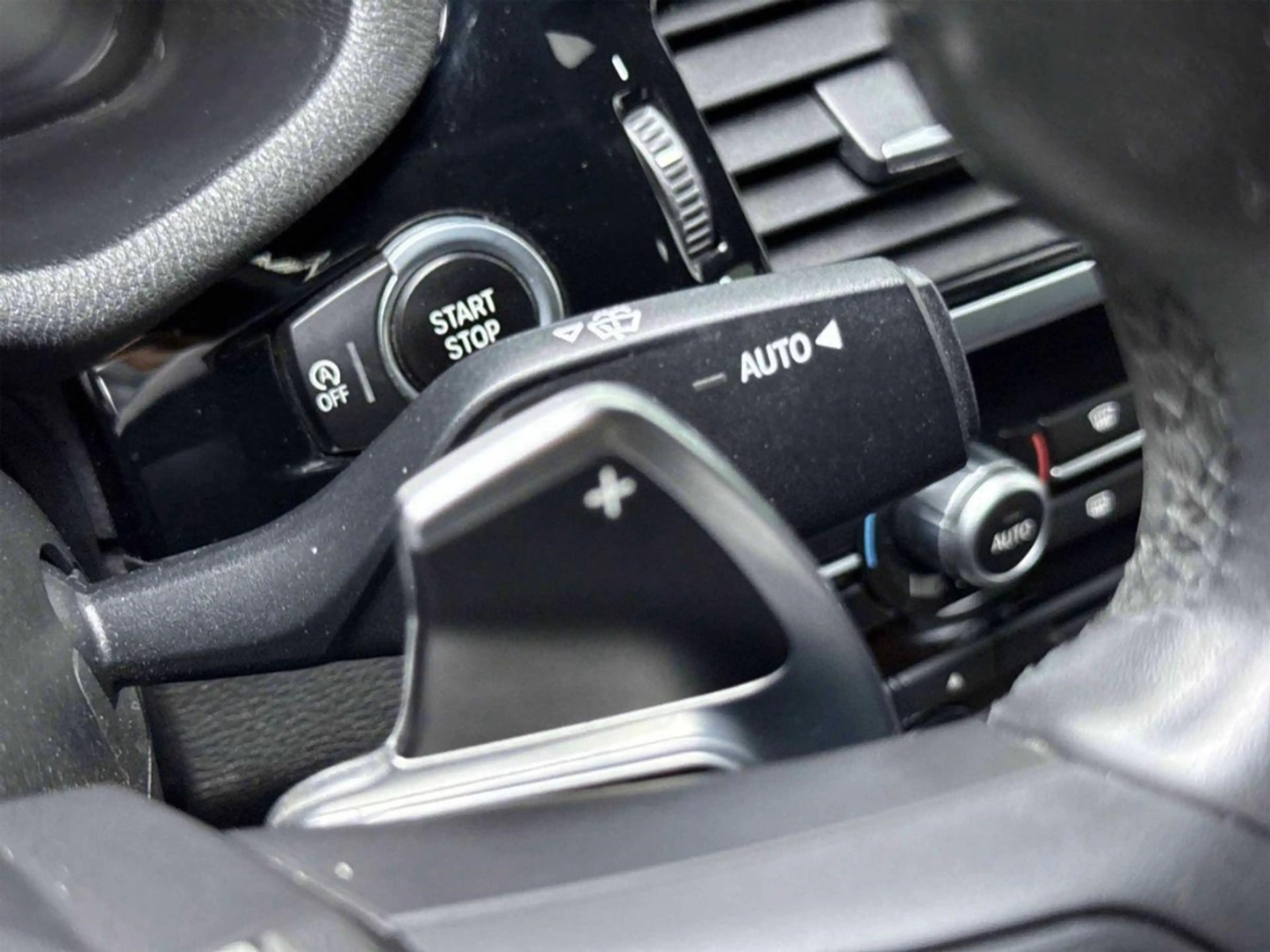 BMW X4 2.0d M Sport, HUD, Glasdach, AHK, LED, Allrad — photo 23