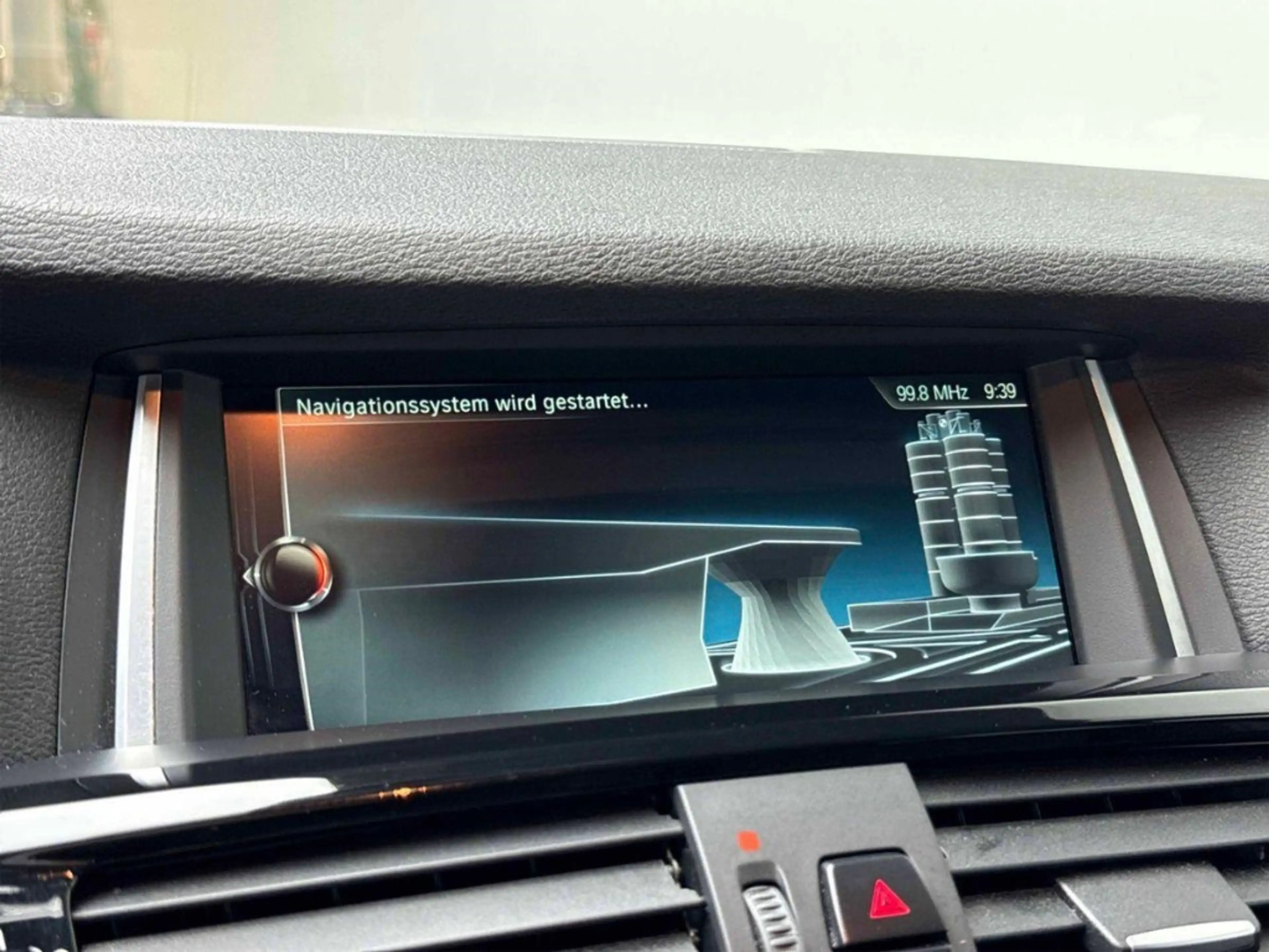 BMW X4 2.0d M Sport, HUD, Glasdach, AHK, LED, Allrad — photo 32