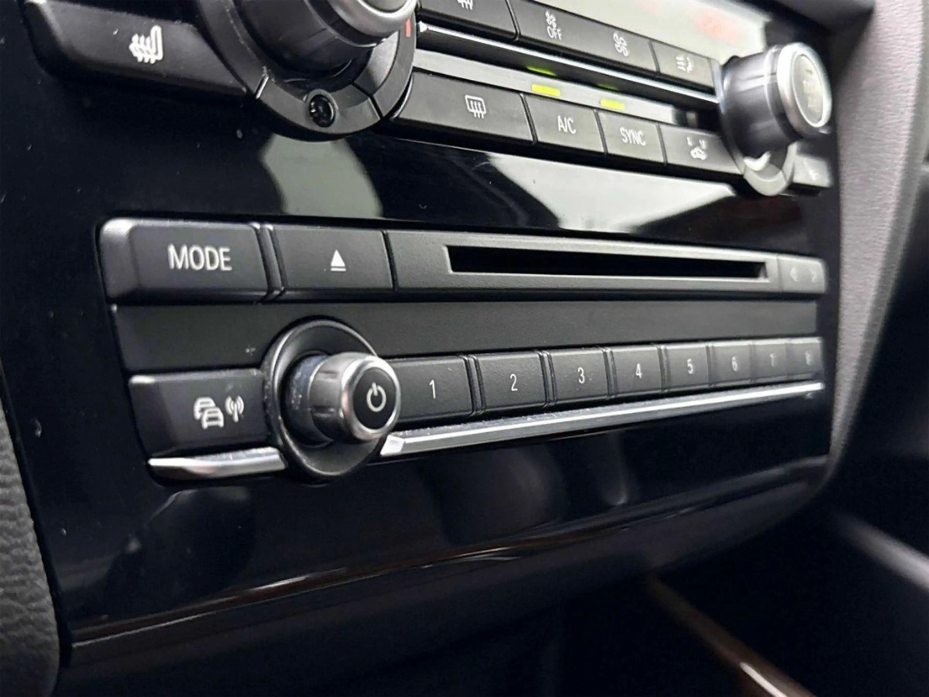 BMW X4 2.0d M Sport, HUD, Glasdach, AHK, LED, Allrad — photo 27