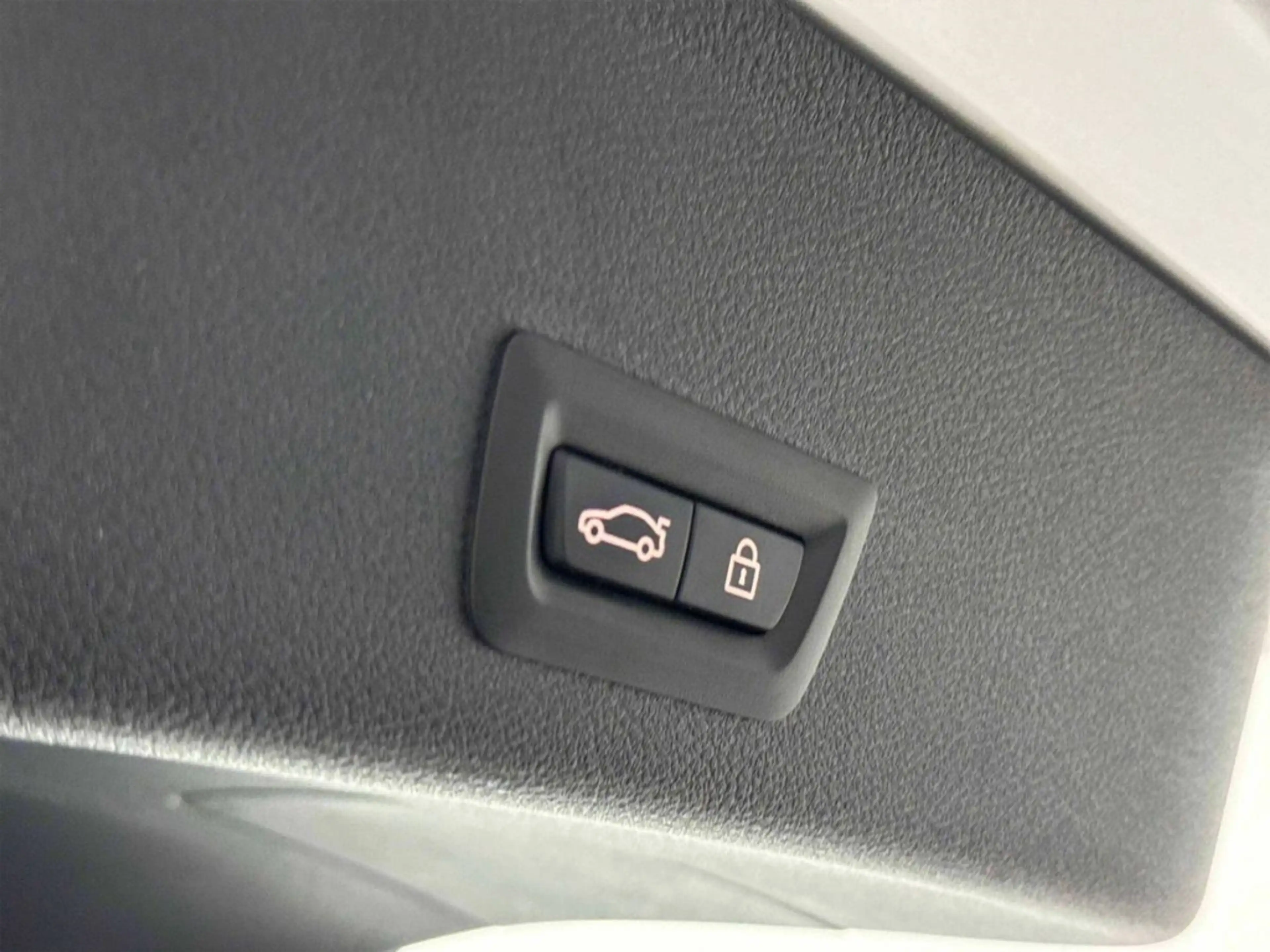 BMW X4 2.0d M Sport, HUD, Glasdach, AHK, LED, Allrad — photo 17
