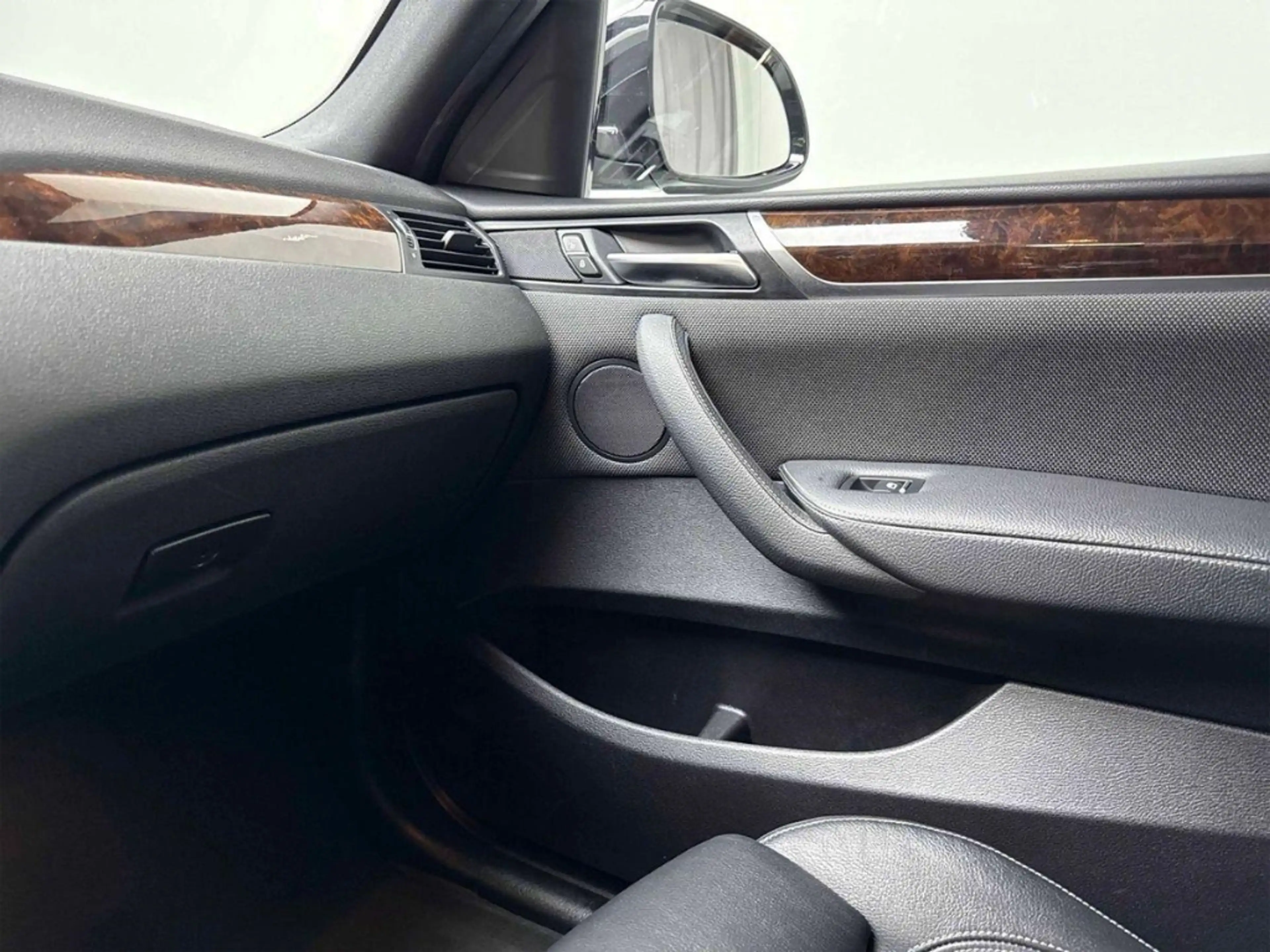 BMW X4 2.0d M Sport, HUD, Glasdach, AHK, LED, Allrad — photo 31