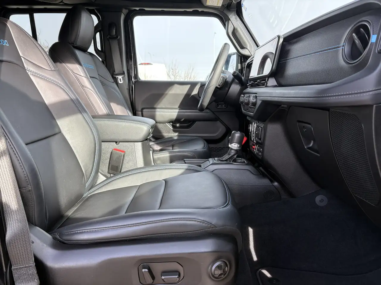 Jeep Wrangler снимка Jeep Wrangler