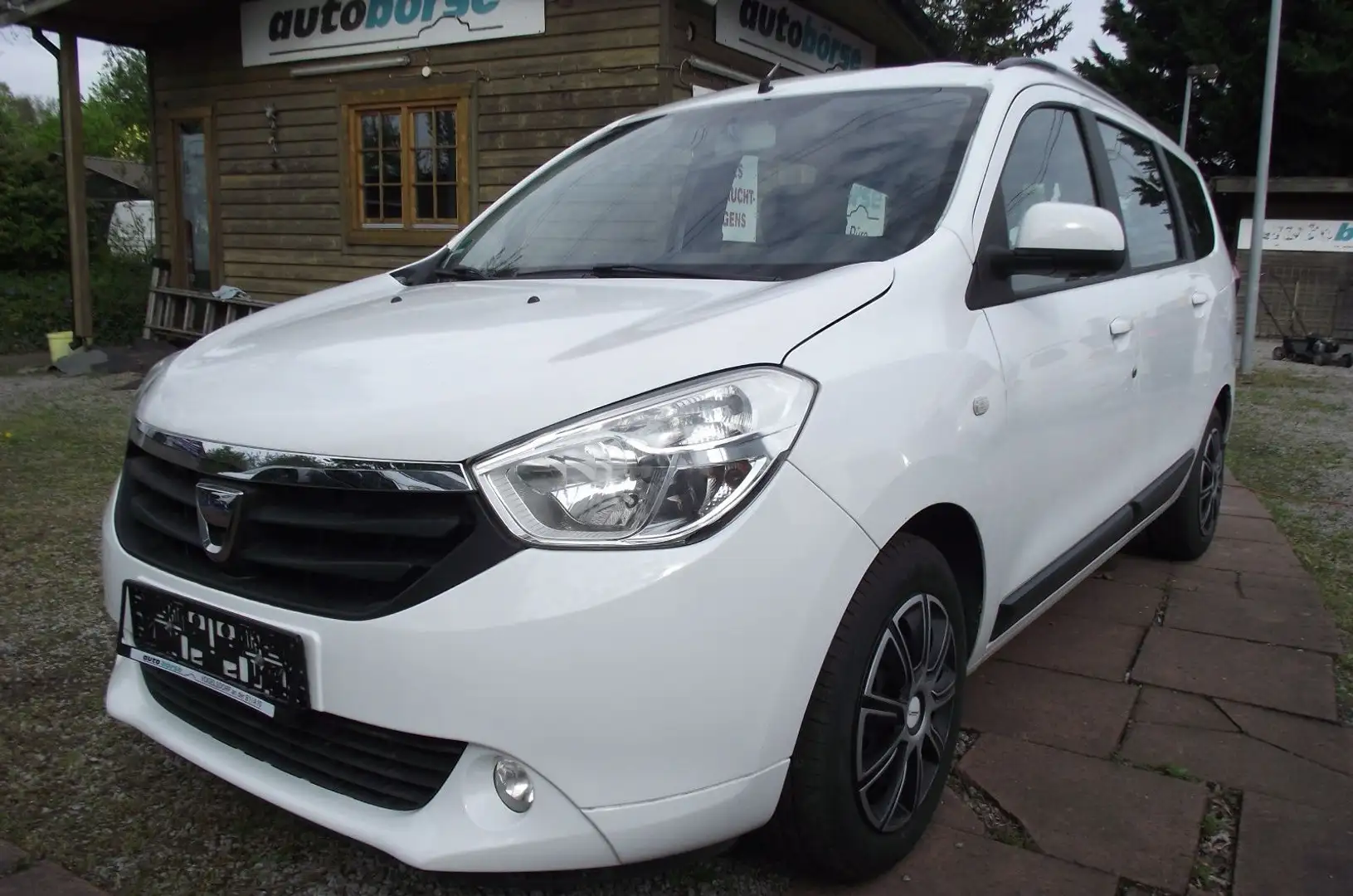 Dacia Lodgy Laureate  ,7-Sitzer, Navi Fehér - 1