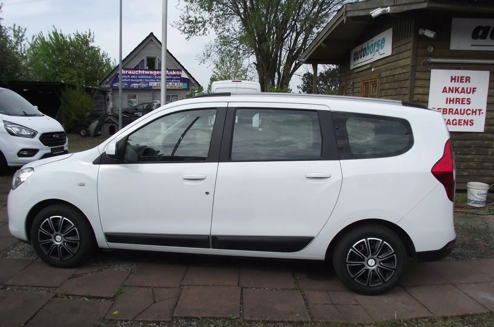 Dacia Lodgy Laureate  ,7-Sitzer, Navi Fehér - 2