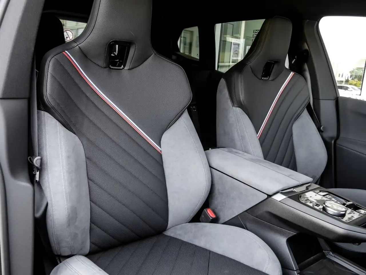 BMW iX xDrive45 MSportPro DAProf PAProf DAB NAVI 22" 6