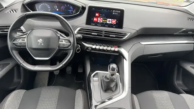 Peugeot 3008 view 11