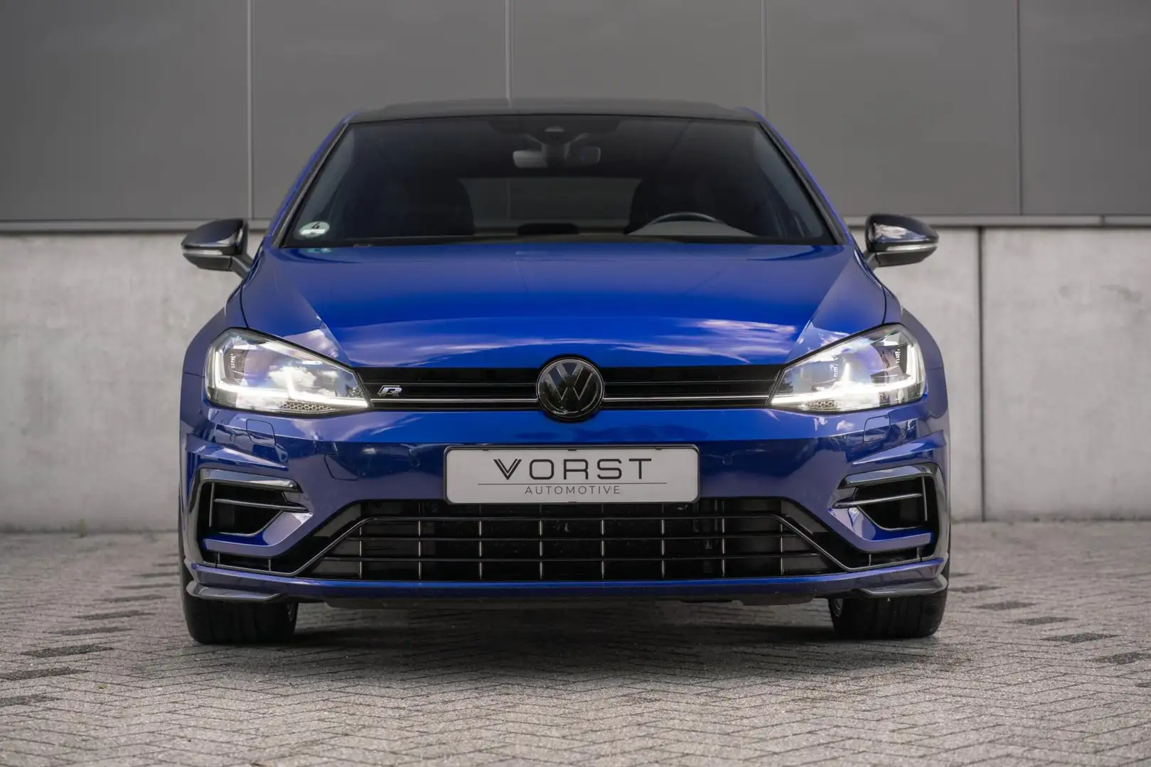 Volkswagen Golf 2.0 TSI 4Motion R Pano Dynaudio Camera Leer Blauw - 2