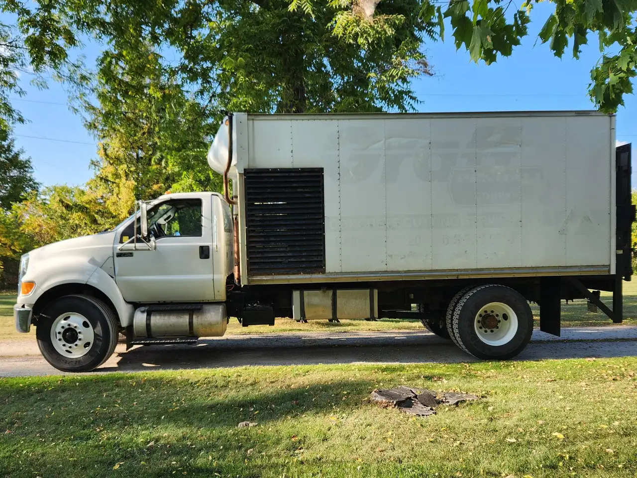 Ford F-750 Super Duty photo Ford F-750 Super Duty