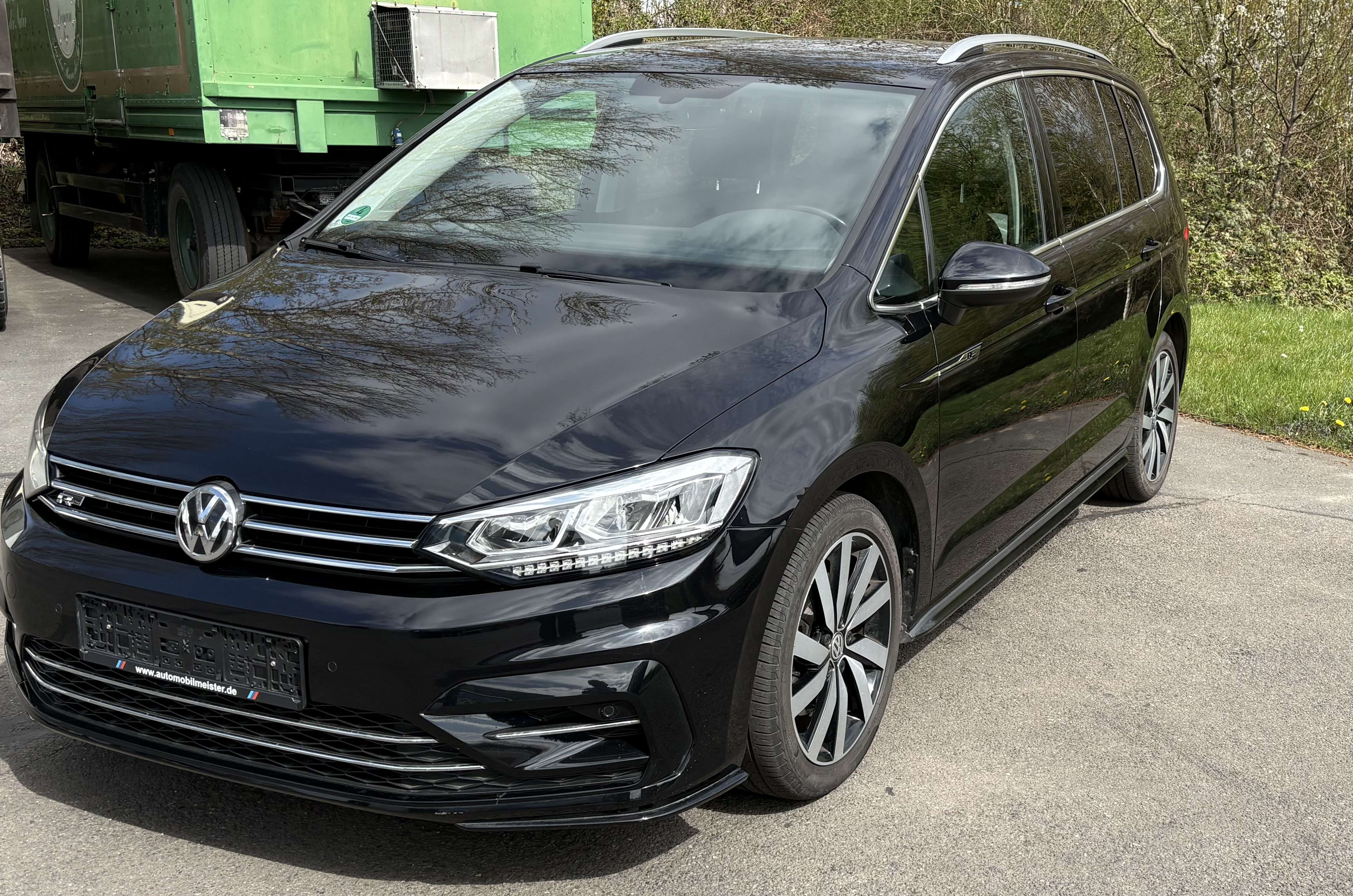 Second hand Volkswagen Touran 1.8