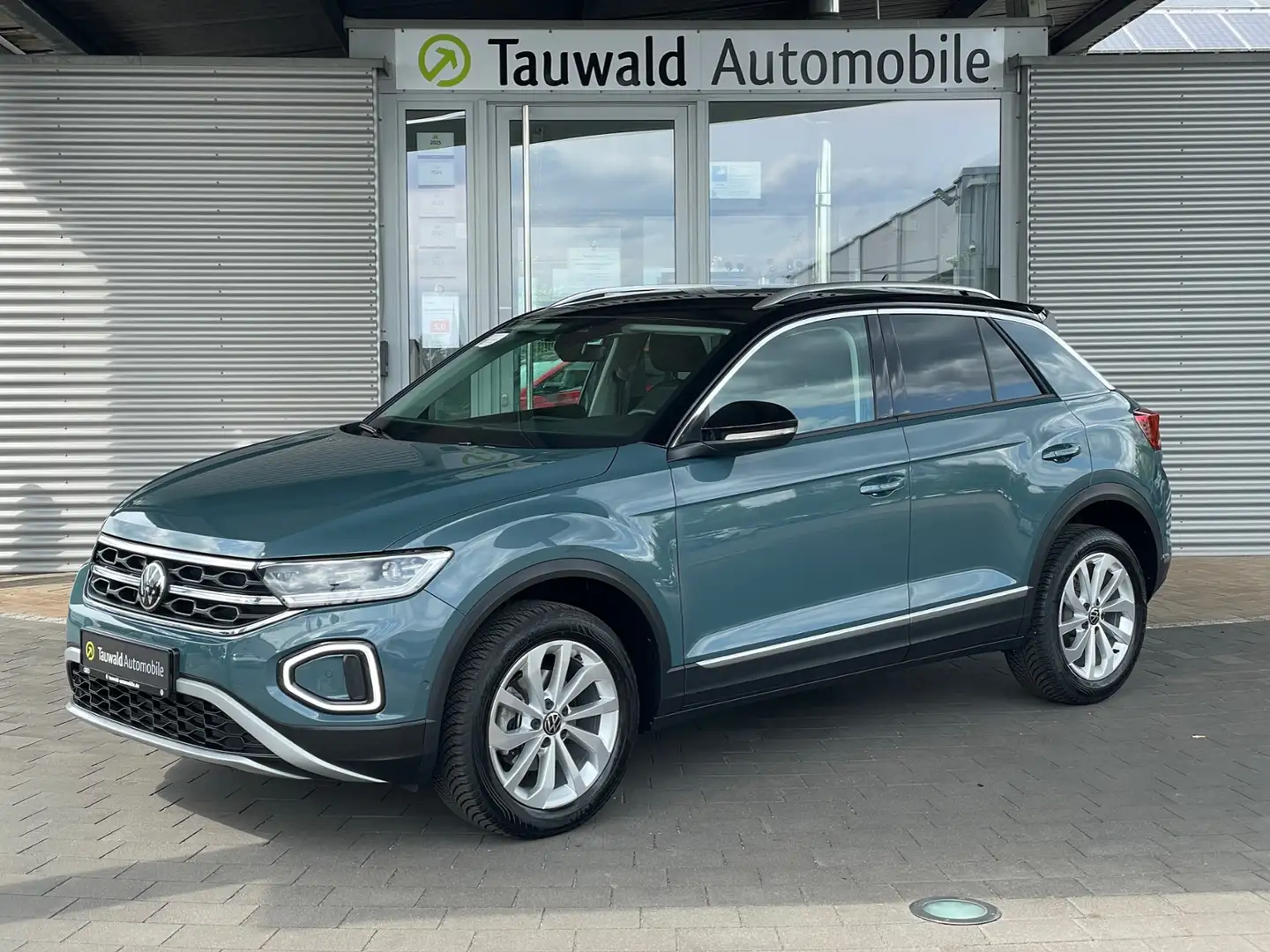Volkswagen T-Roc 1.5 TSI DSG Style AHK/LED/ACC/GJR Bleu - 2