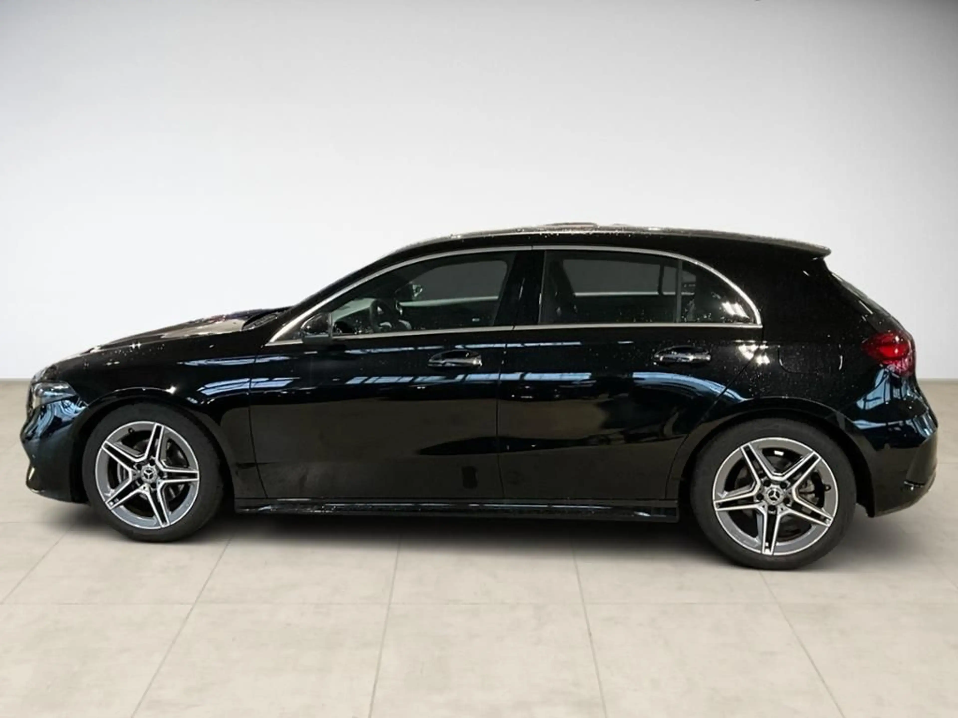 Mercedes-Benz A 200 AMG Style AUT Kam. KlimaA LED LM PDC SHZ — photo 3