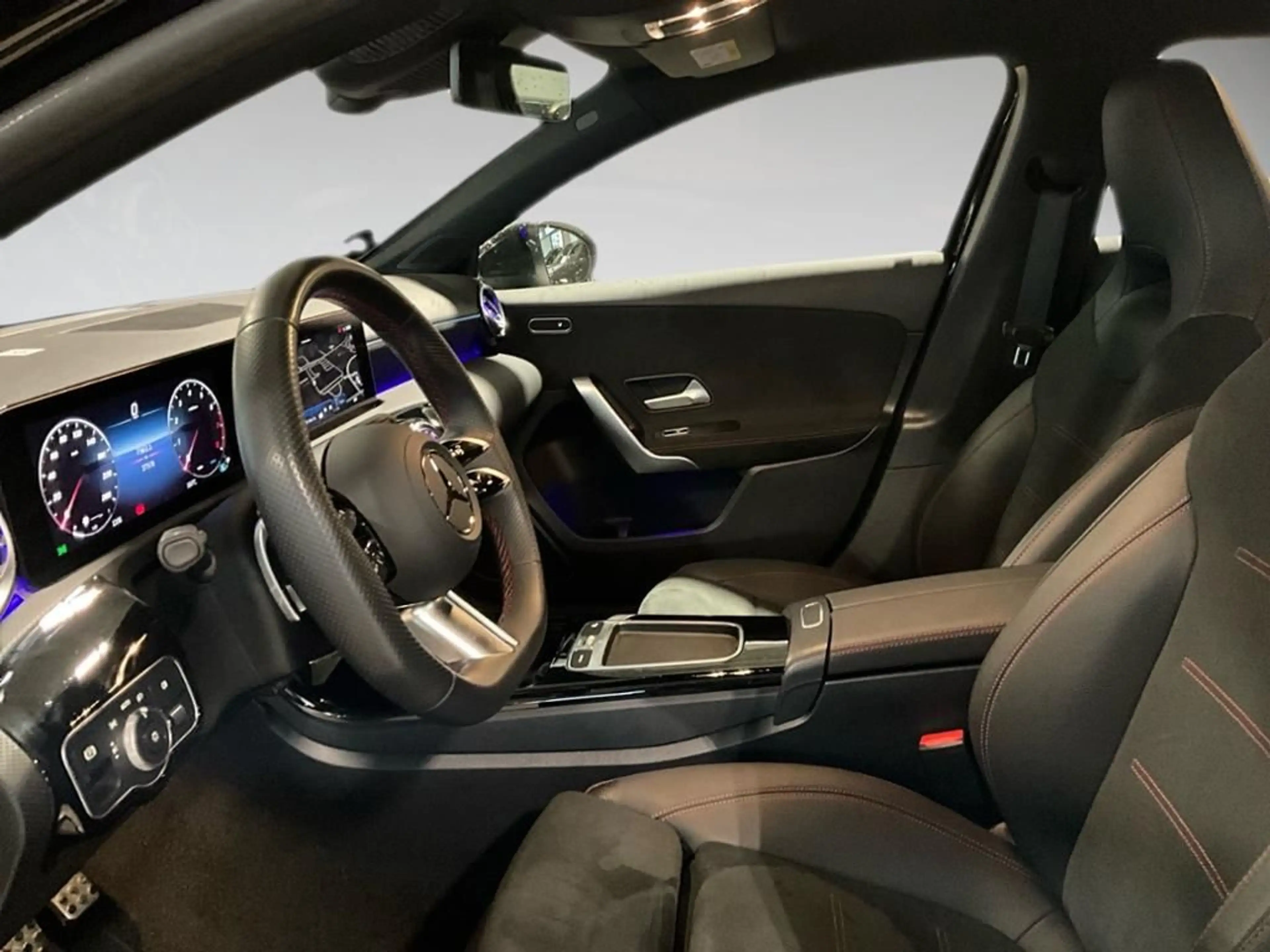 Mercedes-Benz A 200 AMG Style AUT Kam. KlimaA LED LM PDC SHZ — photo 8