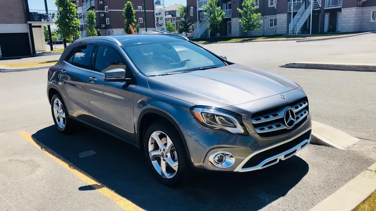 Mercedes-Benz GLA снимка Mercedes-Benz GLA