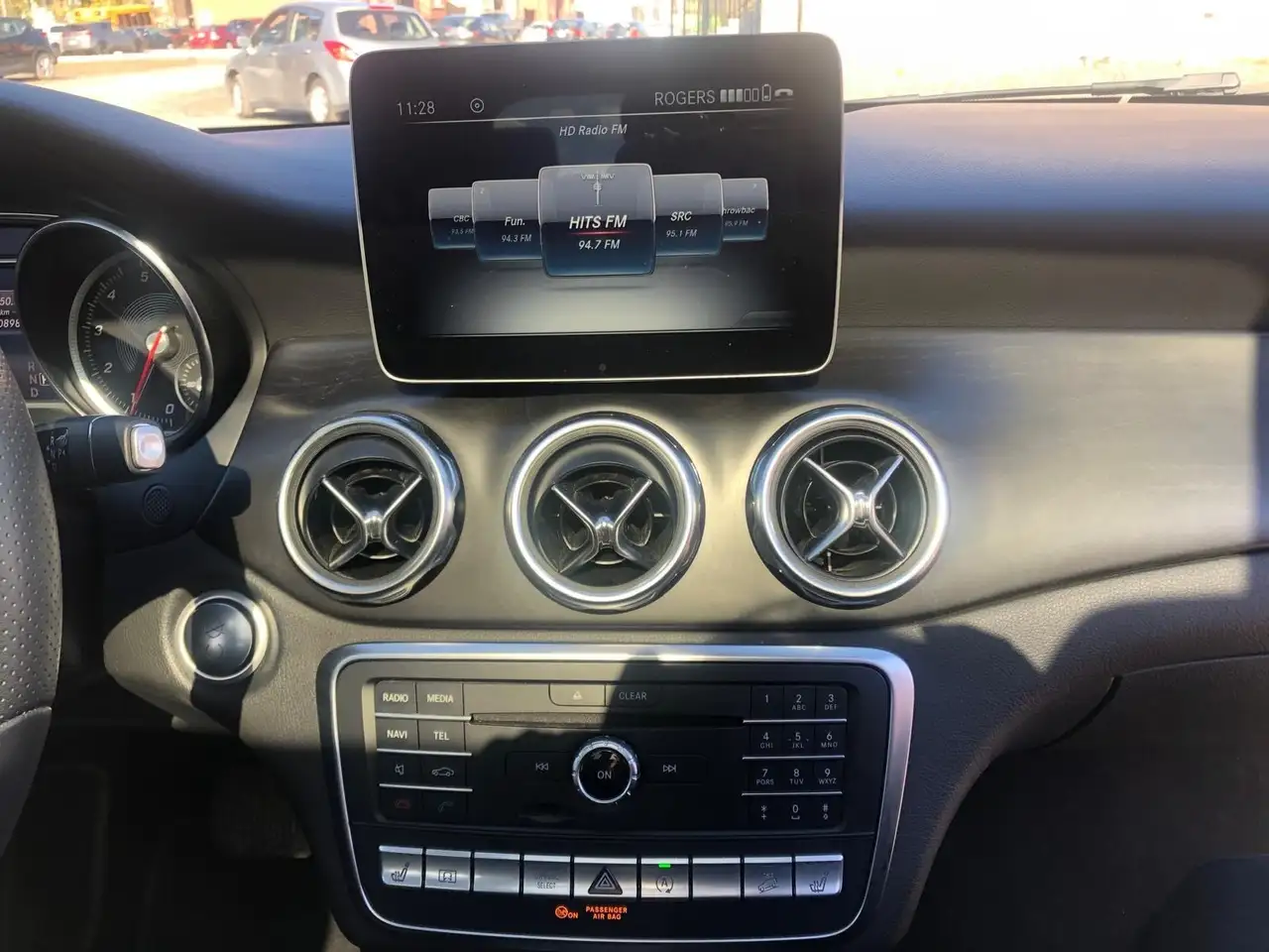 Mercedes-Benz GLA снимка Mercedes-Benz GLA