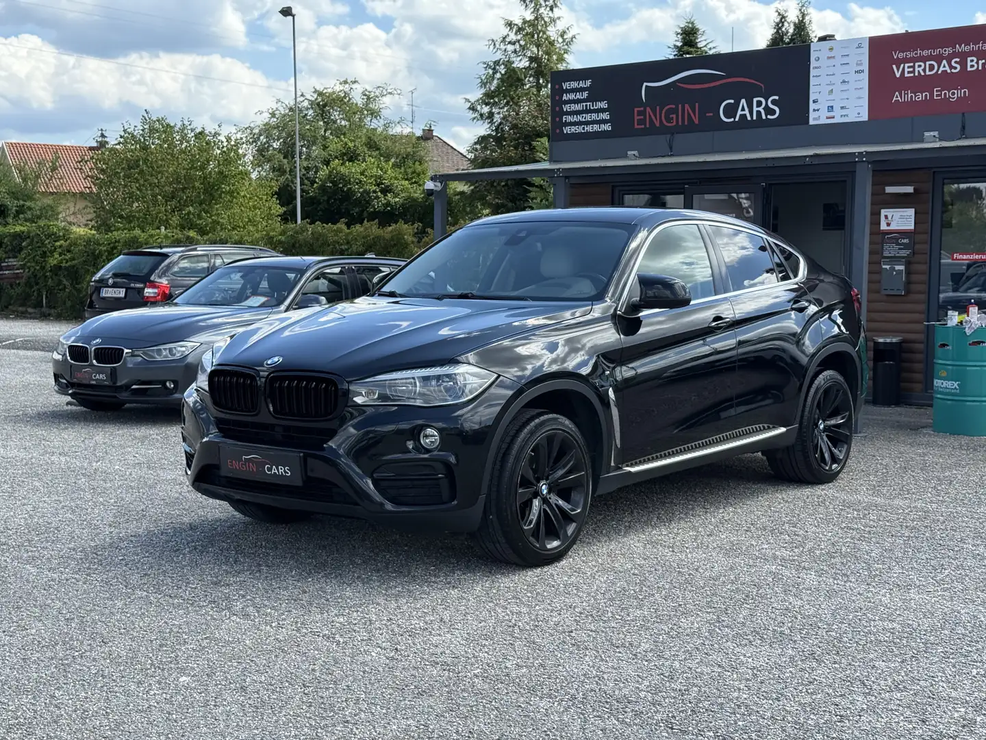 BMW X6 xDrive30d M-Paket PDC/Tempomat/SZH/SpurAs/Navi/Amb Schwarz - 1