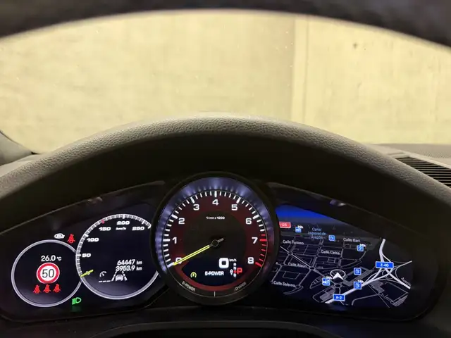 Porsche Cayenne view 12