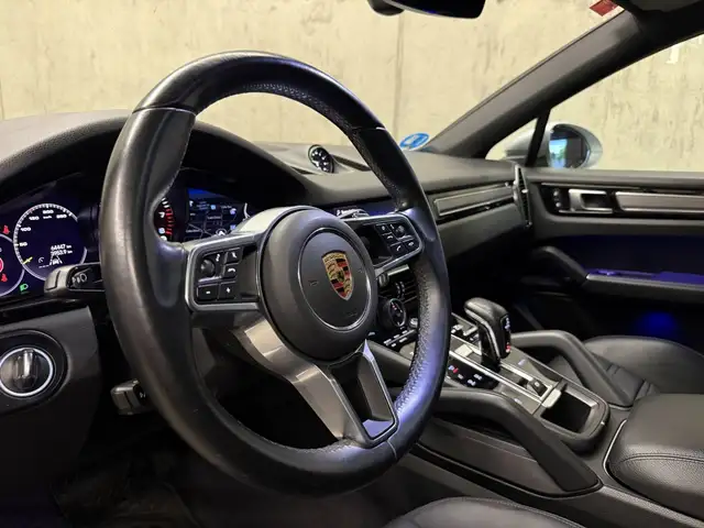Porsche Cayenne view 14