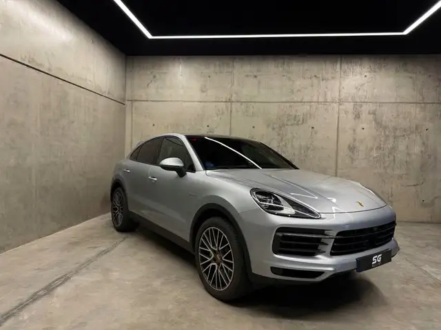 Porsche Cayenne main image