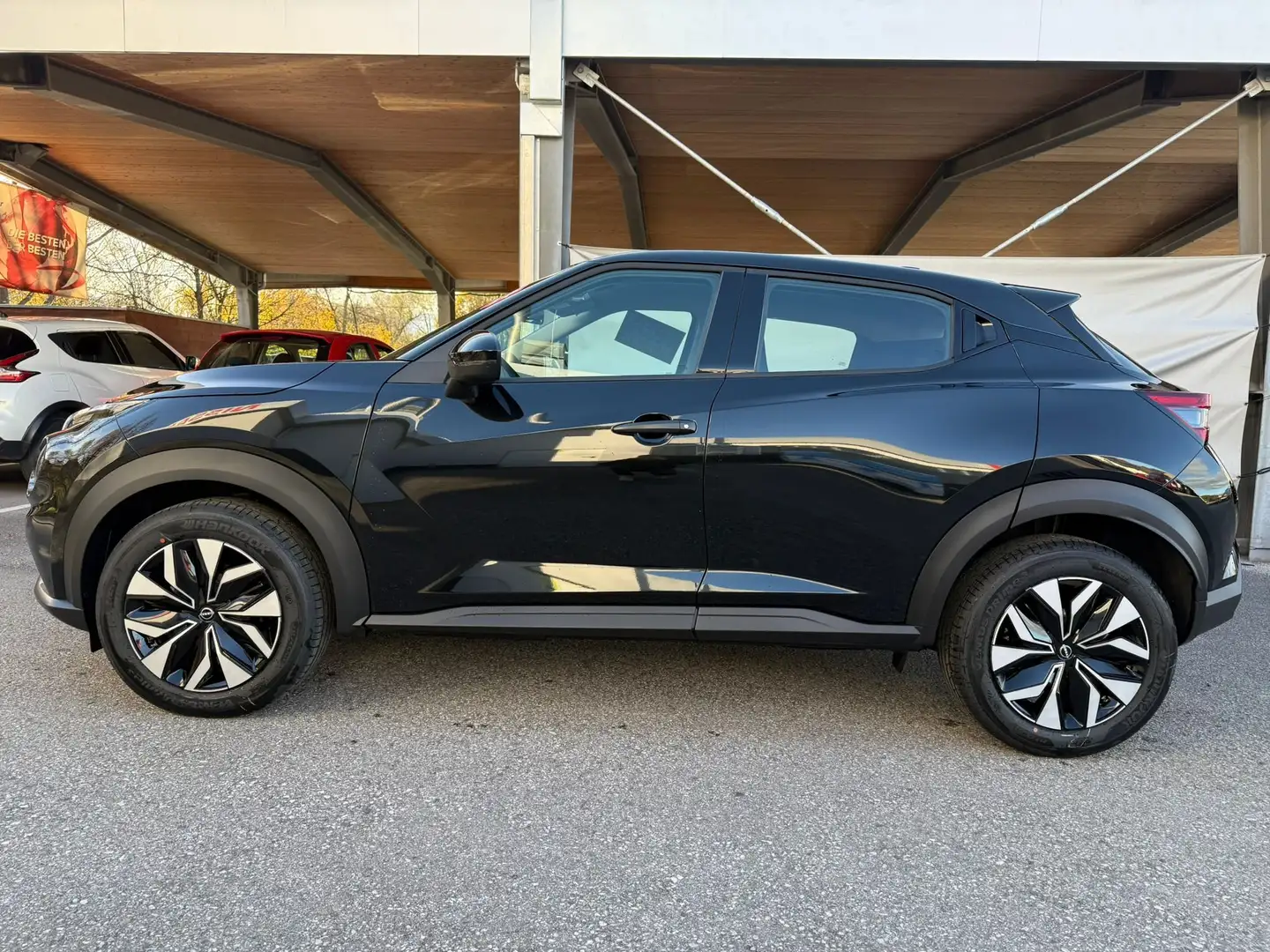 Nissan Juke Acenta+ 7DCT-Automatik Schwarz - 2