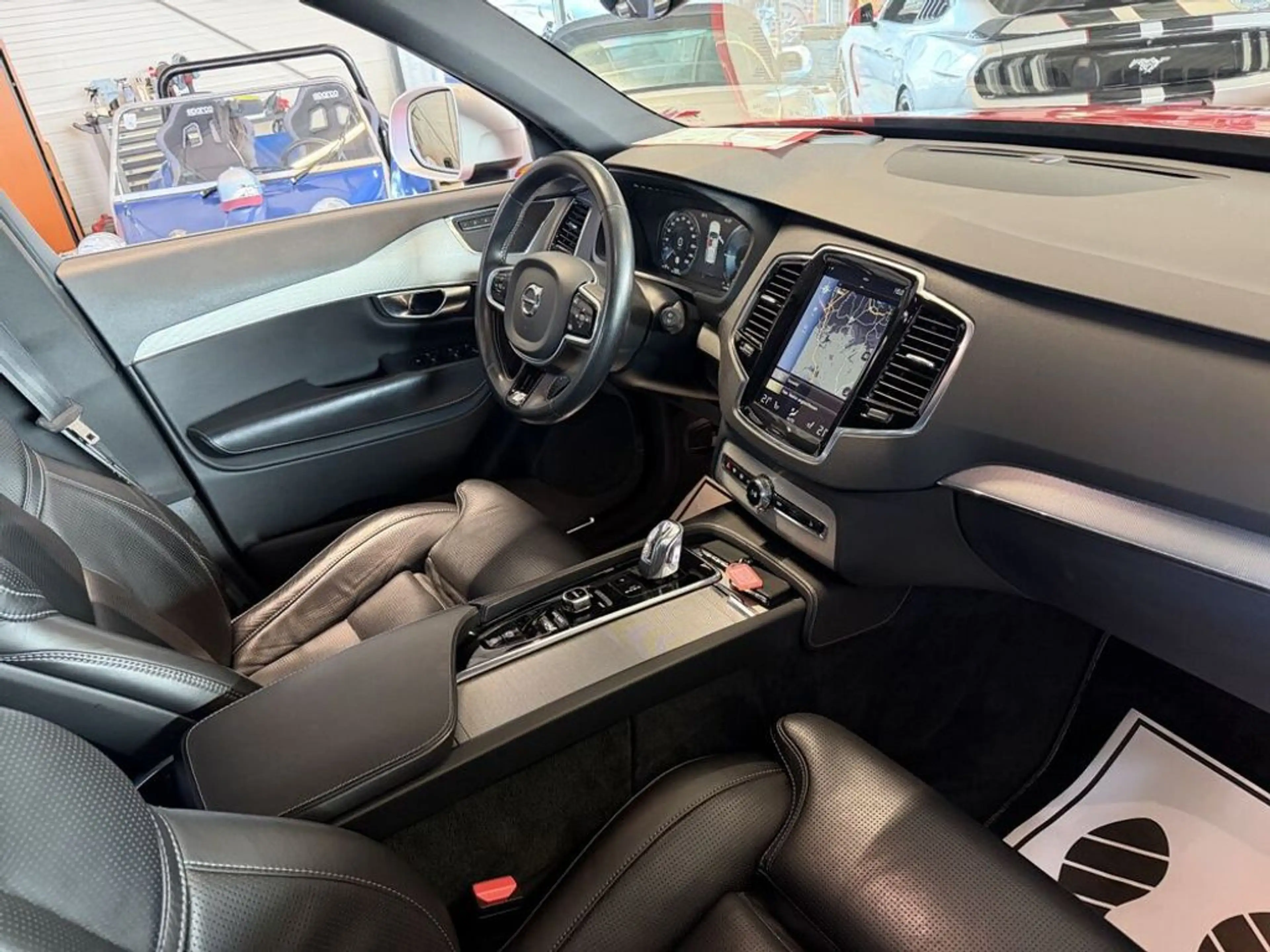 Volvo XC90 R-Design Hybrid AWD -7. Sitze *1. Besitz* — photo 14